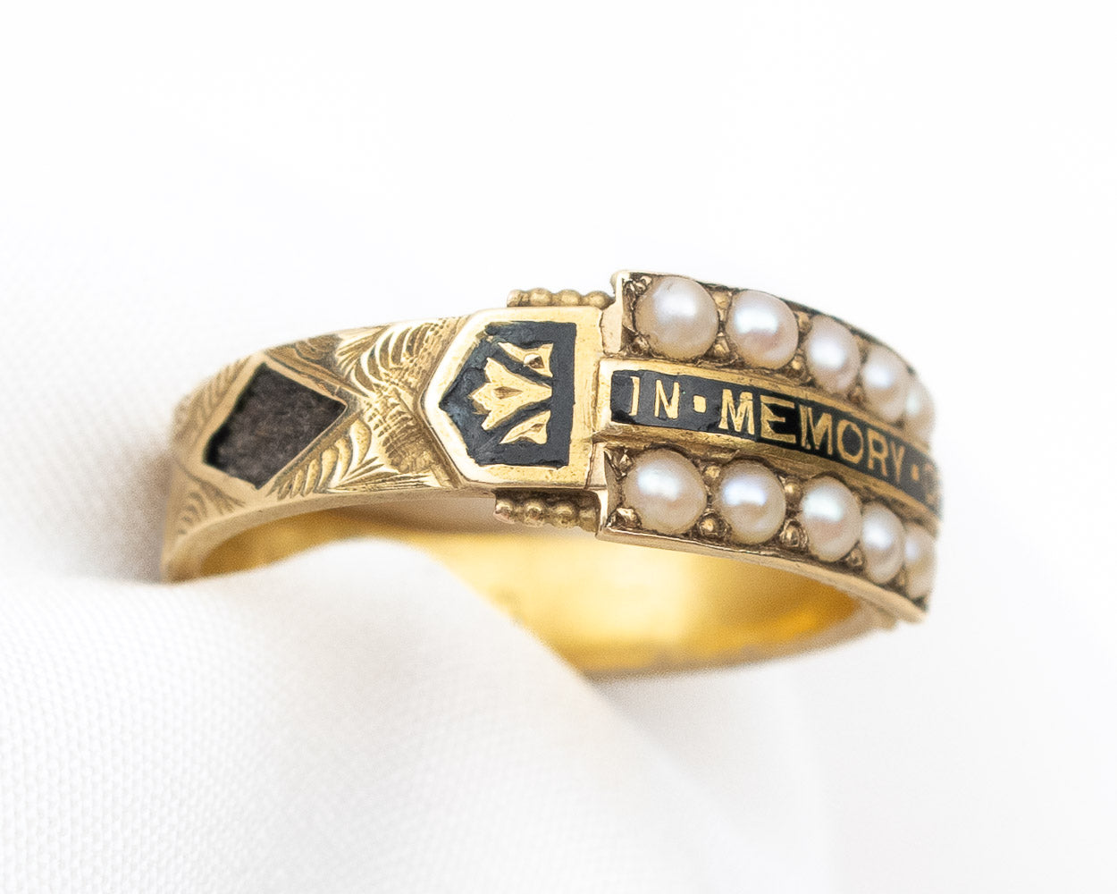 Victorian "IN MEMORY OF" Ring