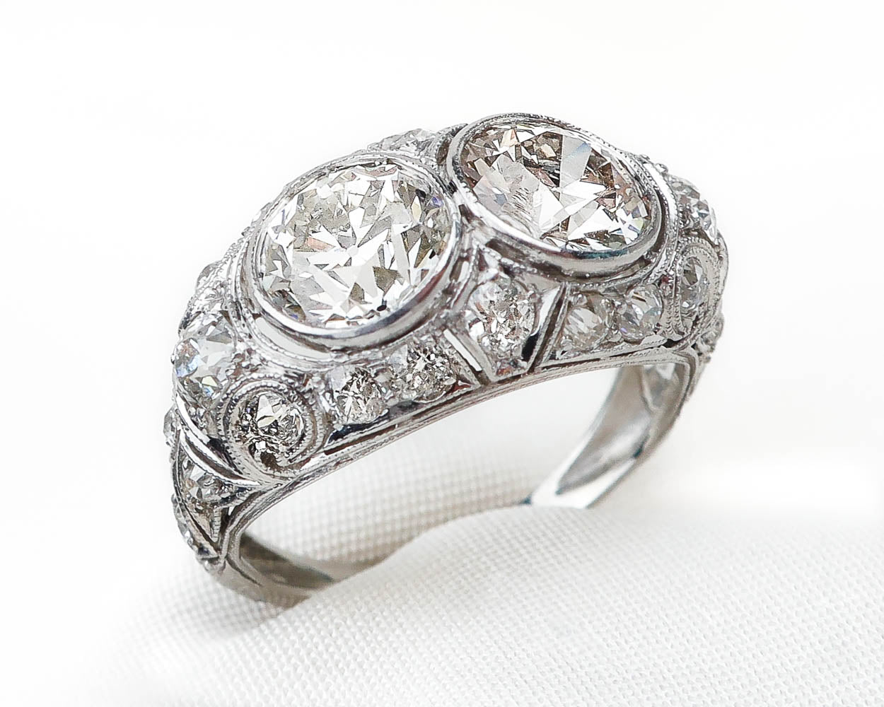 Art Deco Double-Diamond Filigree Ring