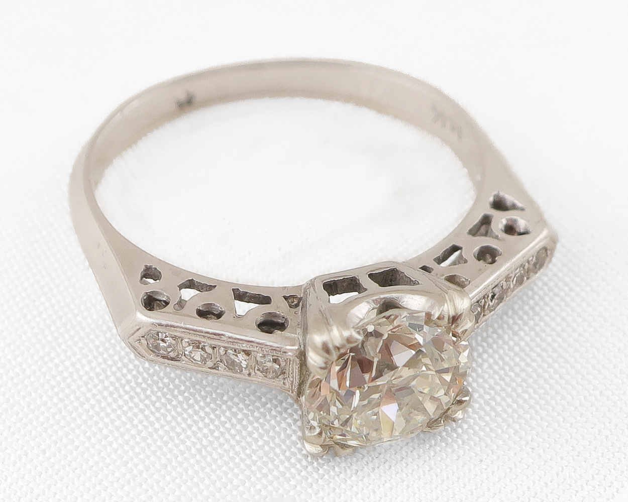 Art Deco Platinum Diamond Ring