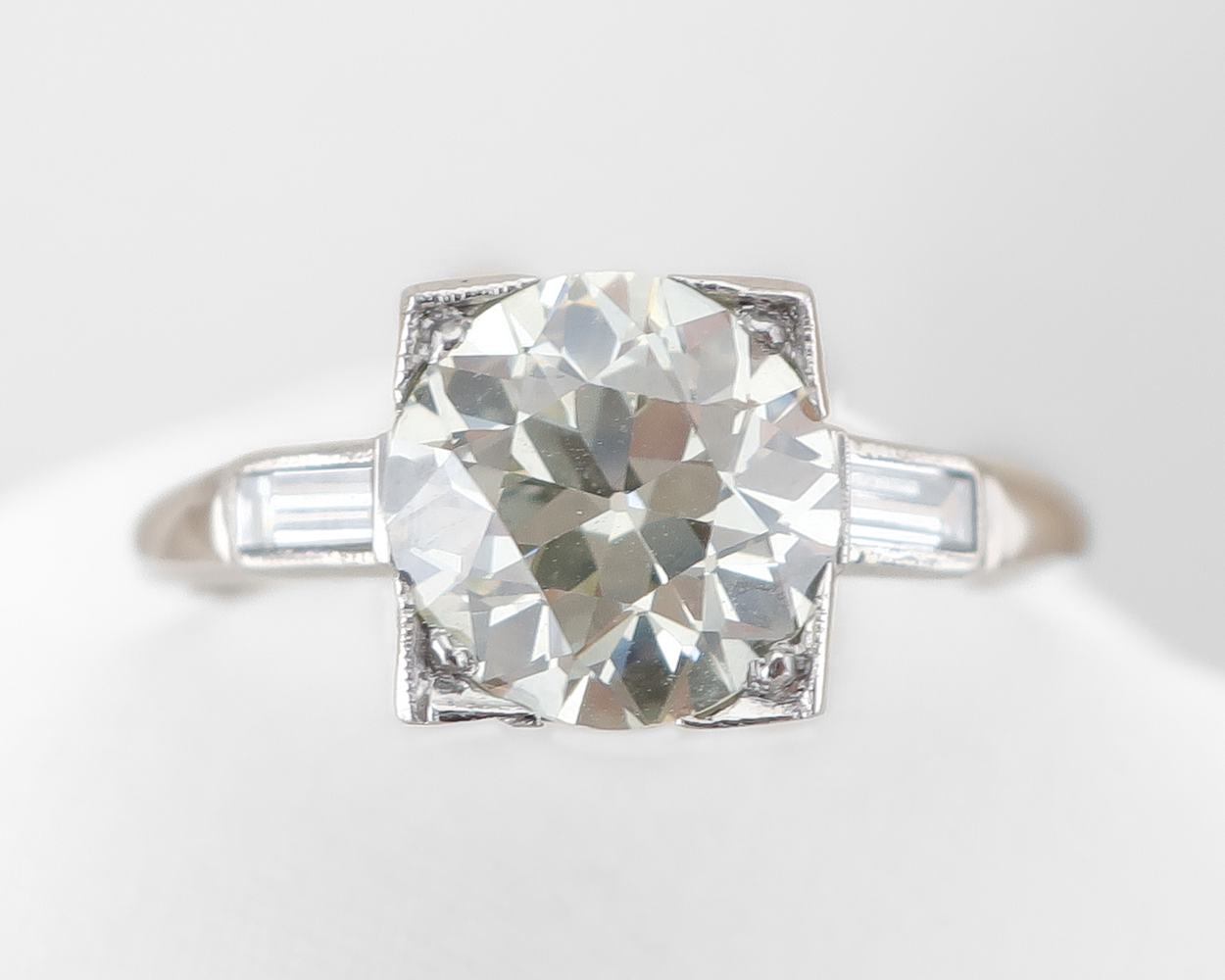 Art Deco 1.74-Carat Diamond Ring