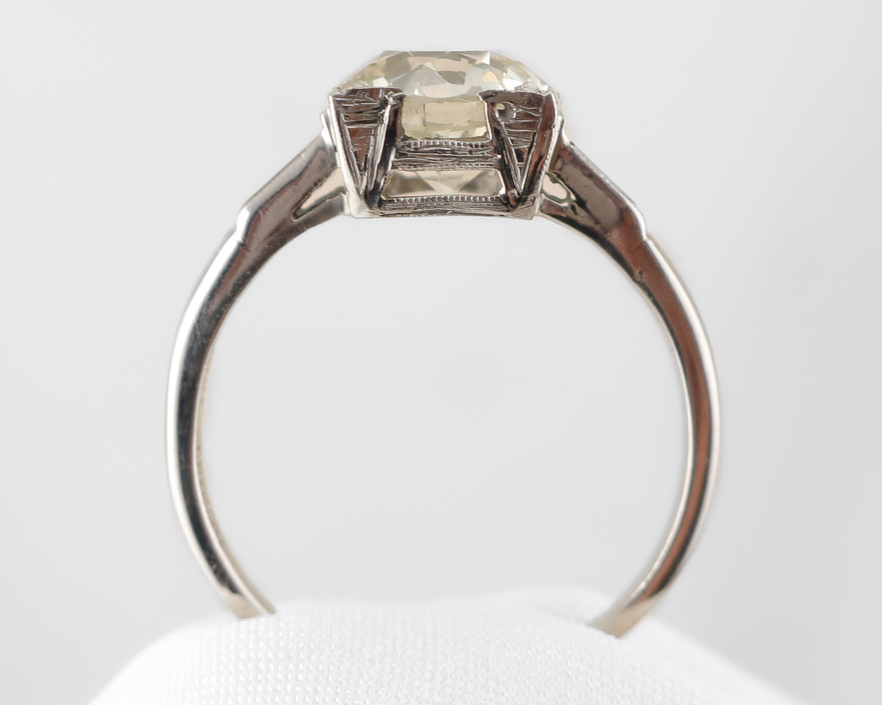 Art Deco 1.74-Carat Diamond Ring