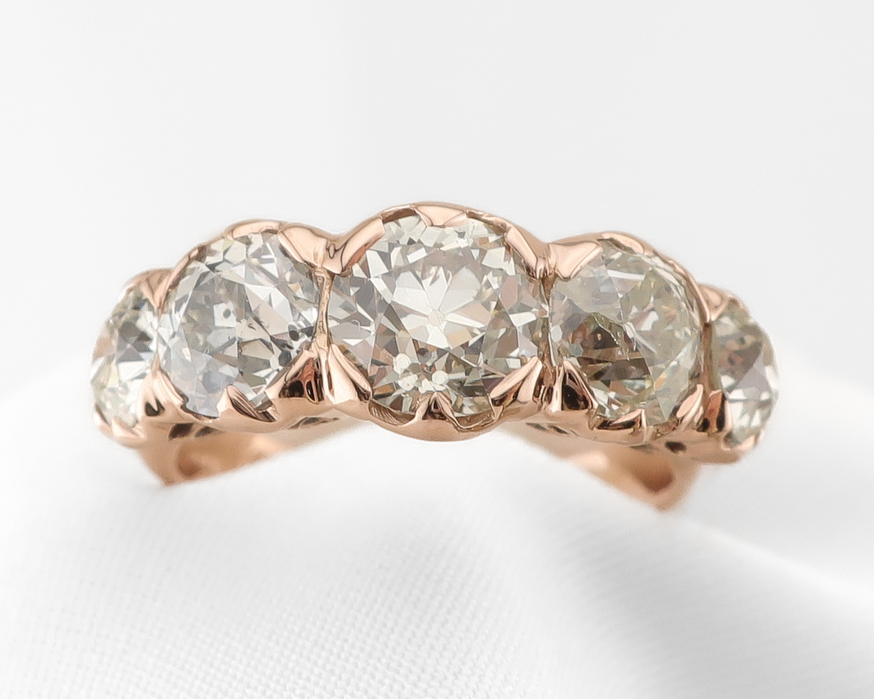 Retro 5-Stone Diamond Ring