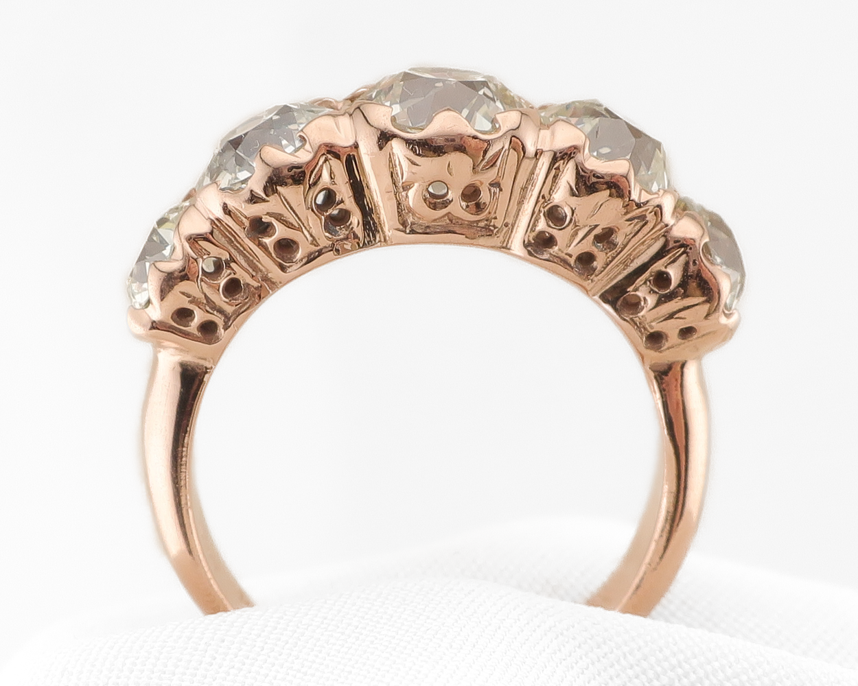 Retro 5-Stone Diamond Ring