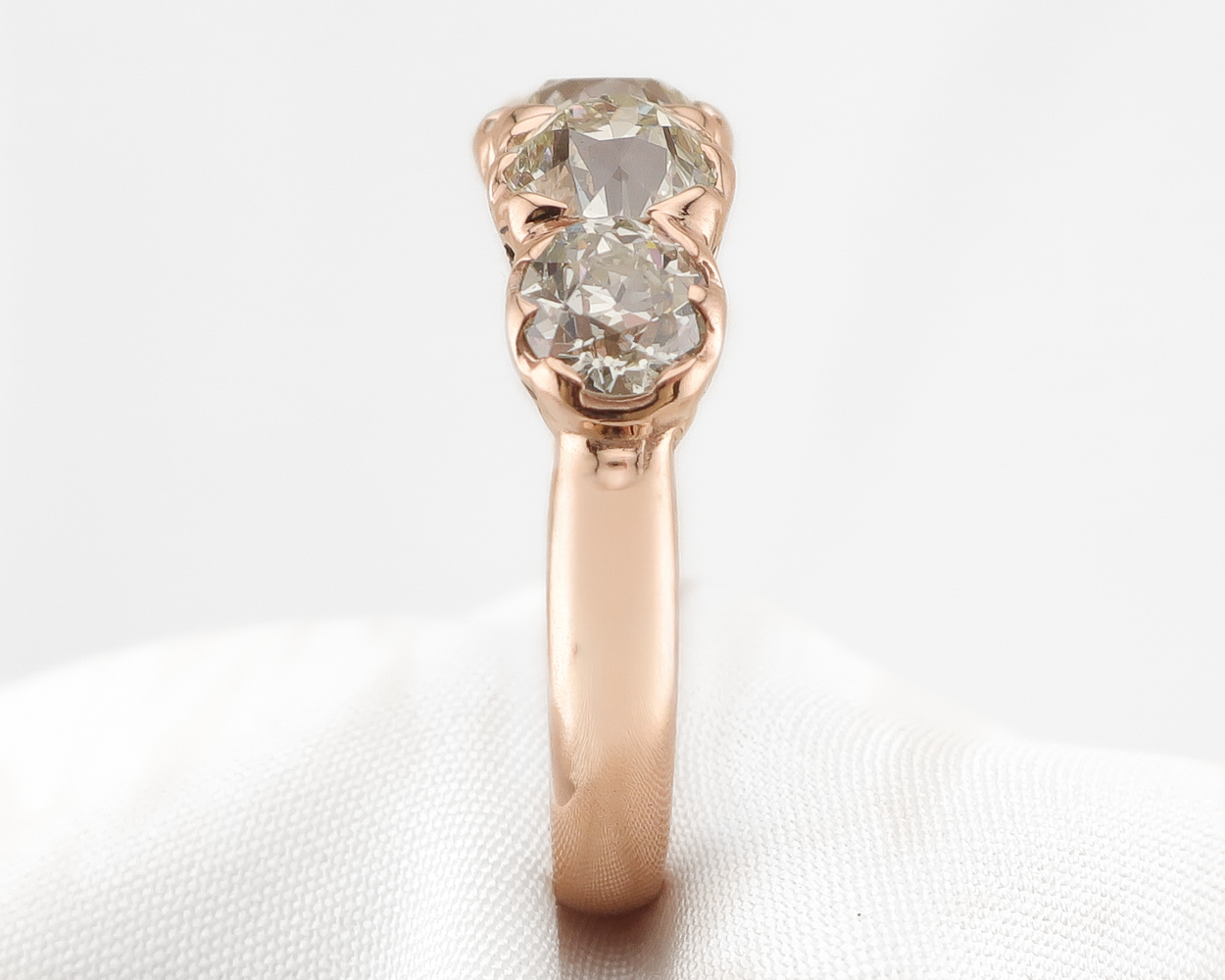 Retro 5-Stone Diamond Ring