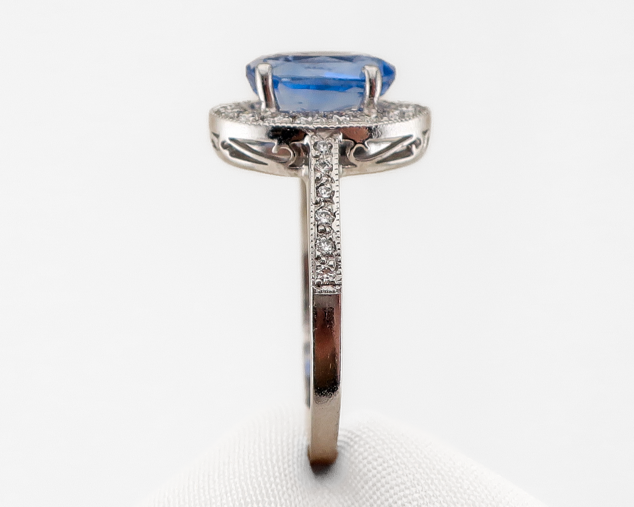 c1970 Sapphire & Diamond Ring