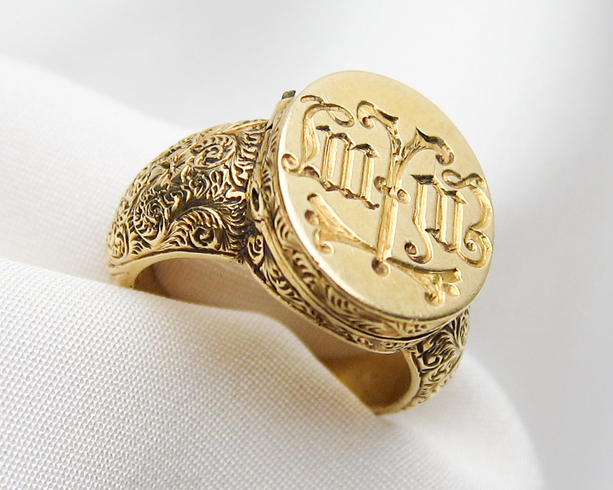 18KT Gold Engraved Locket Ring