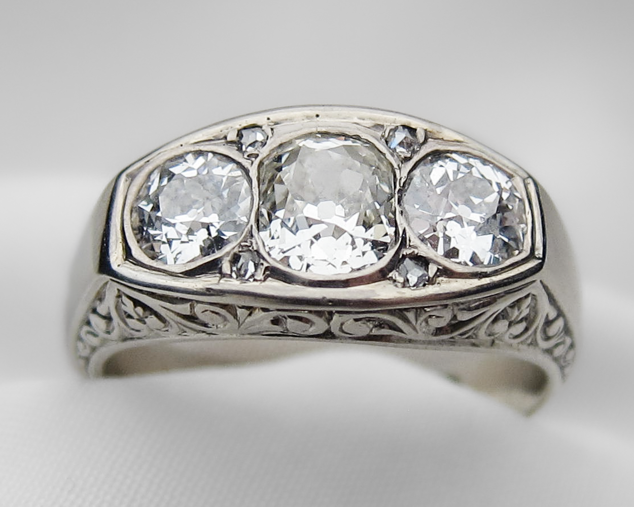 Art Deco 3-Stone Diamond Ring