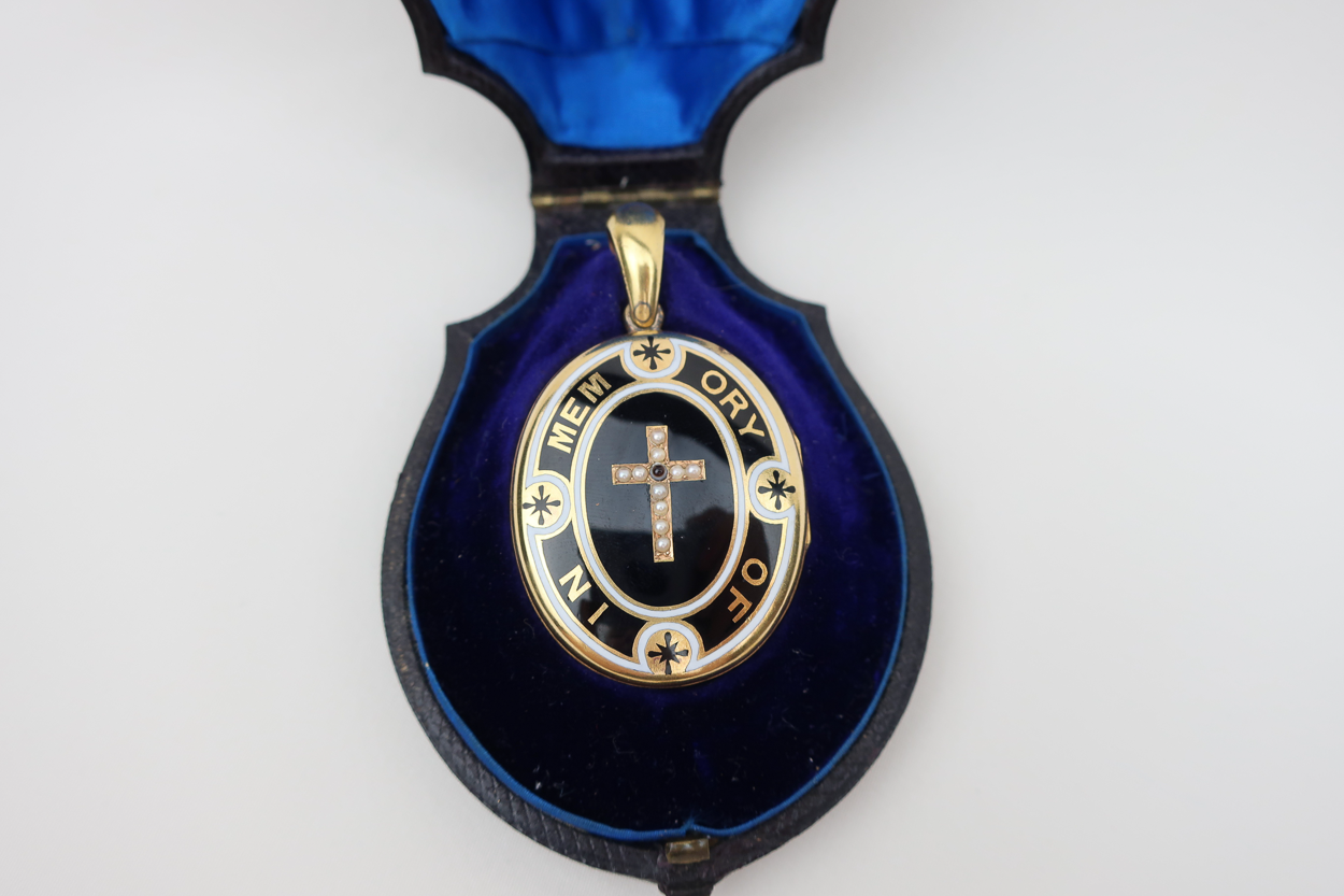 Victorian Memorial Locket