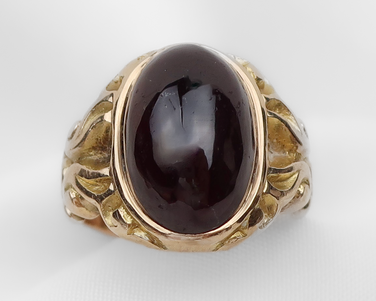 Victorian Garnet Cabochon Ring