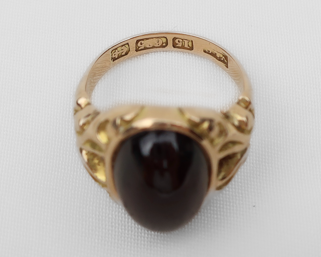 Victorian Garnet Cabochon Ring