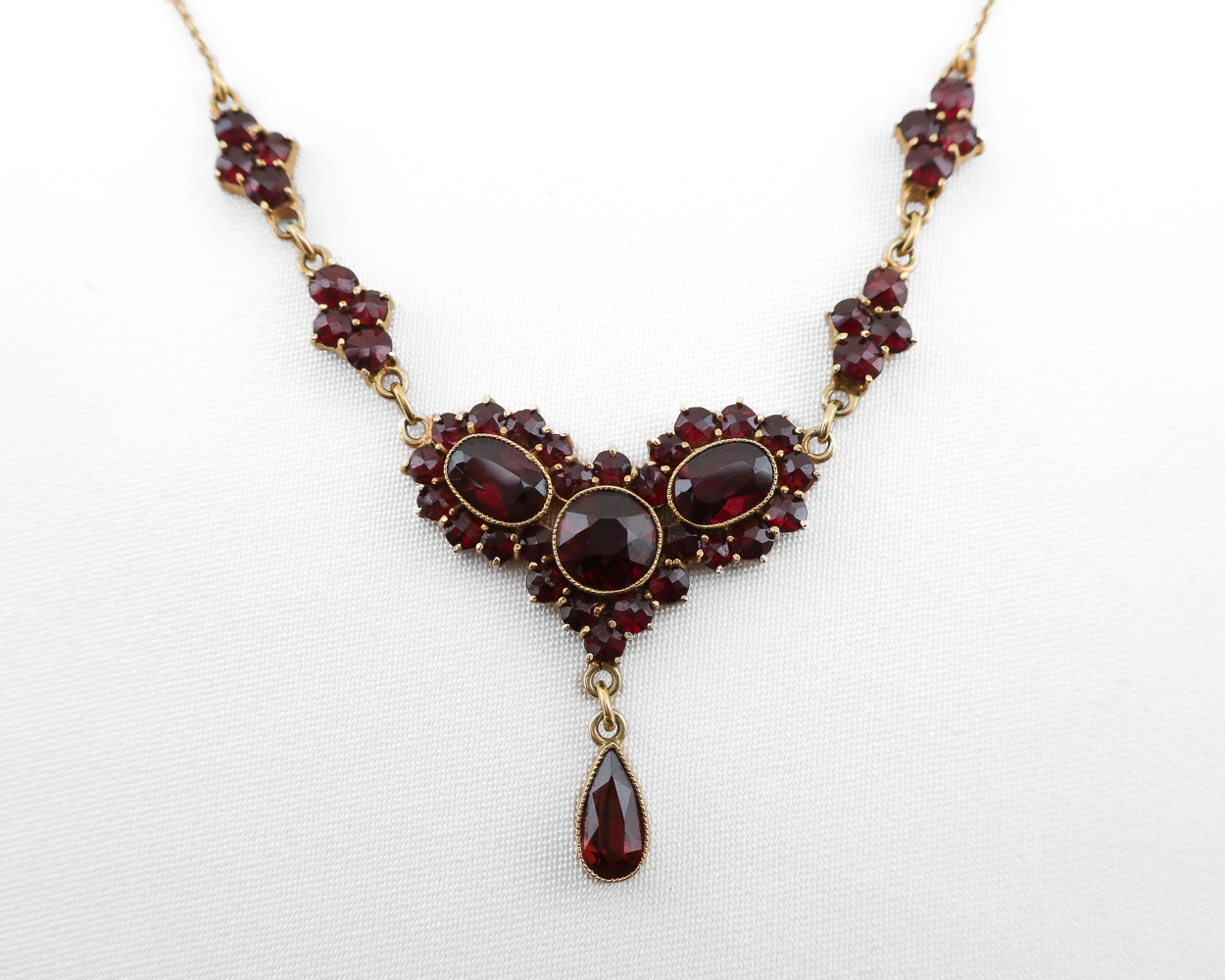 Early-20th Century Garnet Necklace