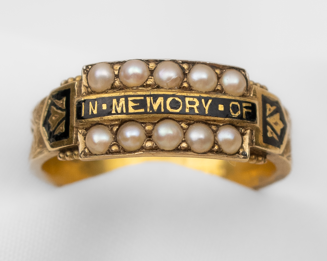 Victorian "IN MEMORY OF" Ring