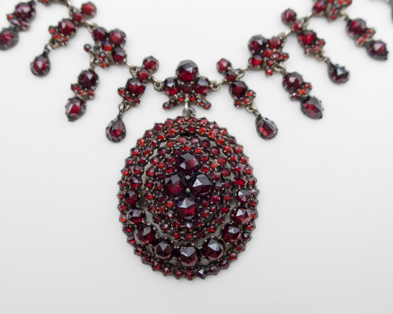 Victorian Garnet Pendant Necklace