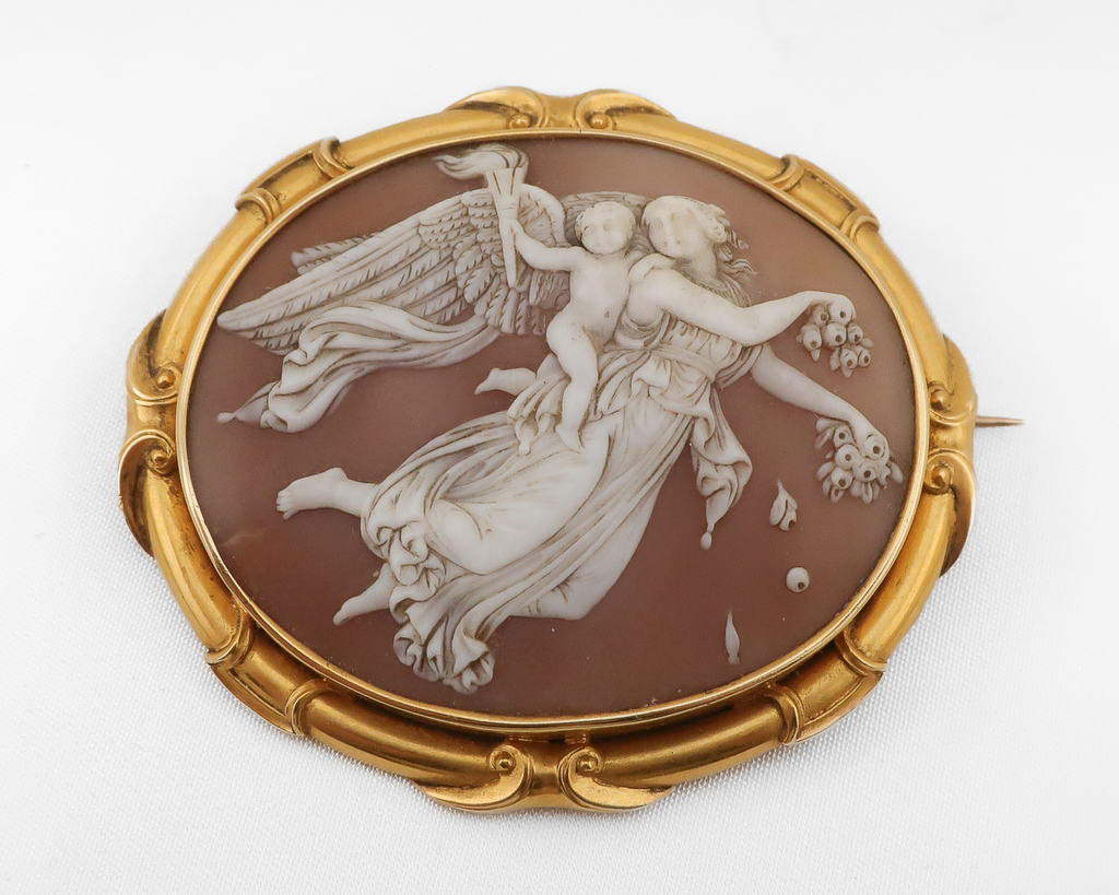 Victorian Cameo Brooch Depicting 