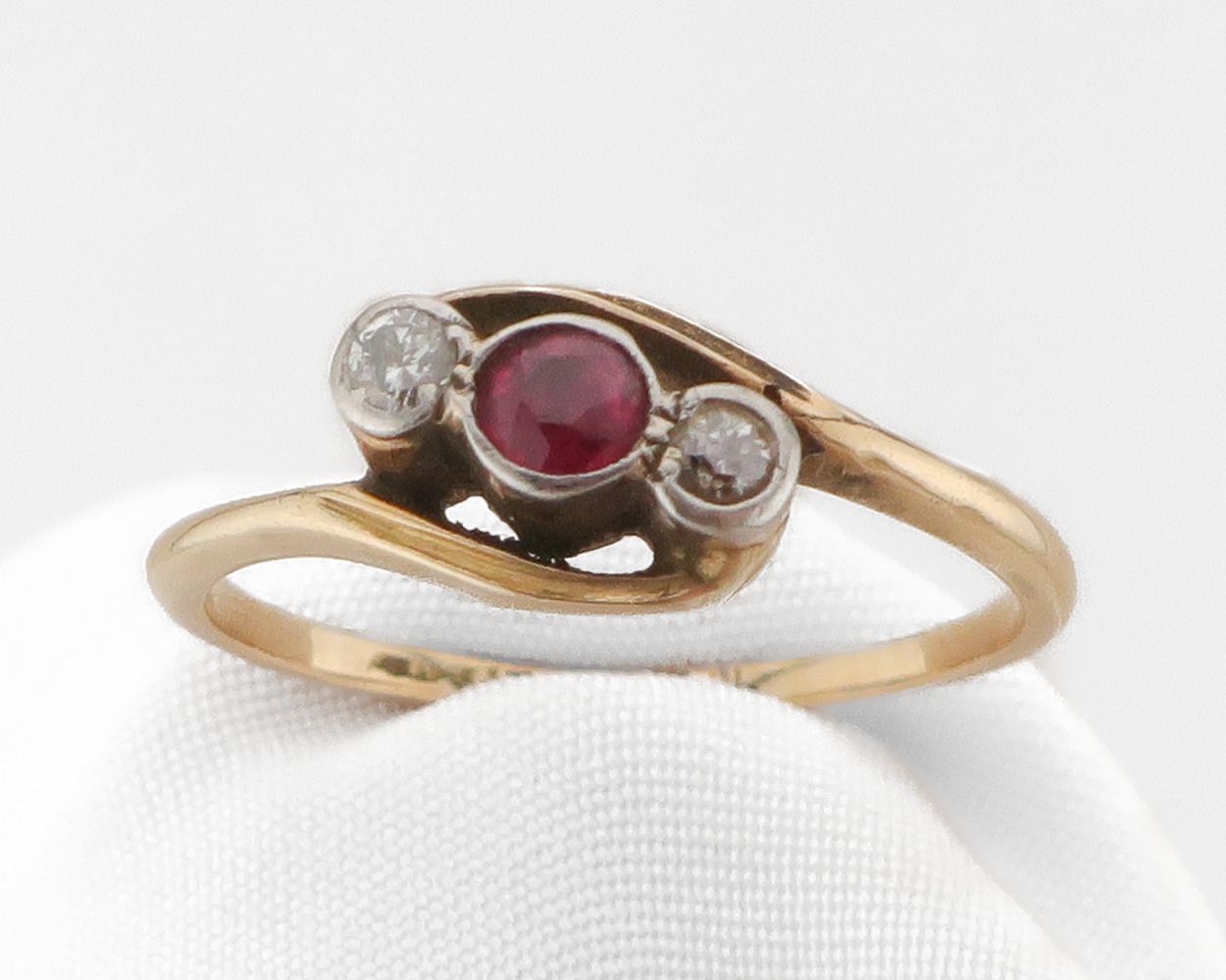 Art Deco Ruby & Diamond Ring