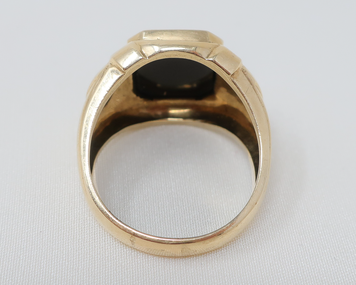 Retro Onyx Ring