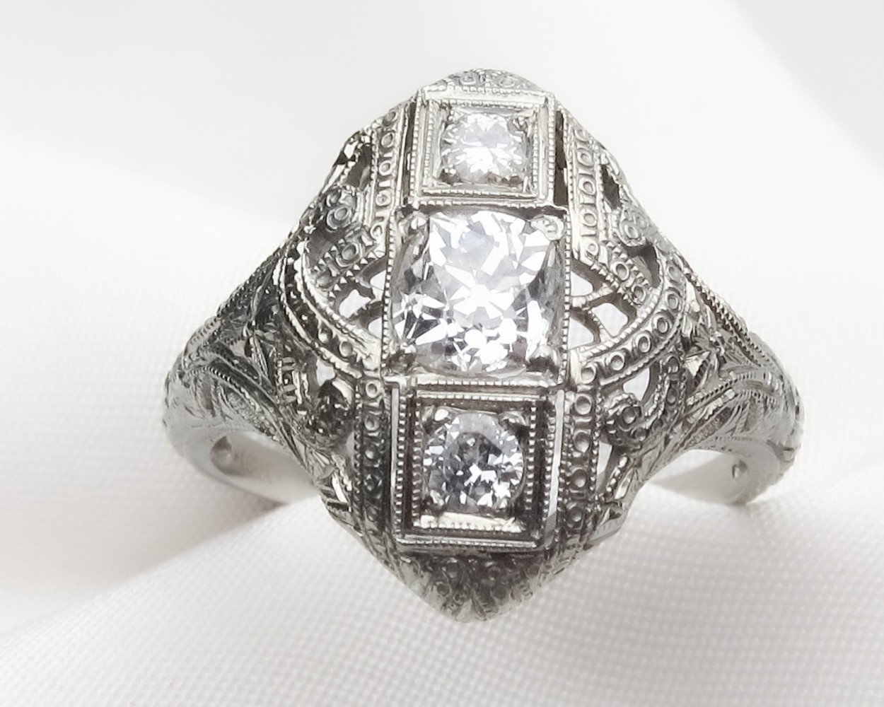 Art Deco Diamond Filigree Ring