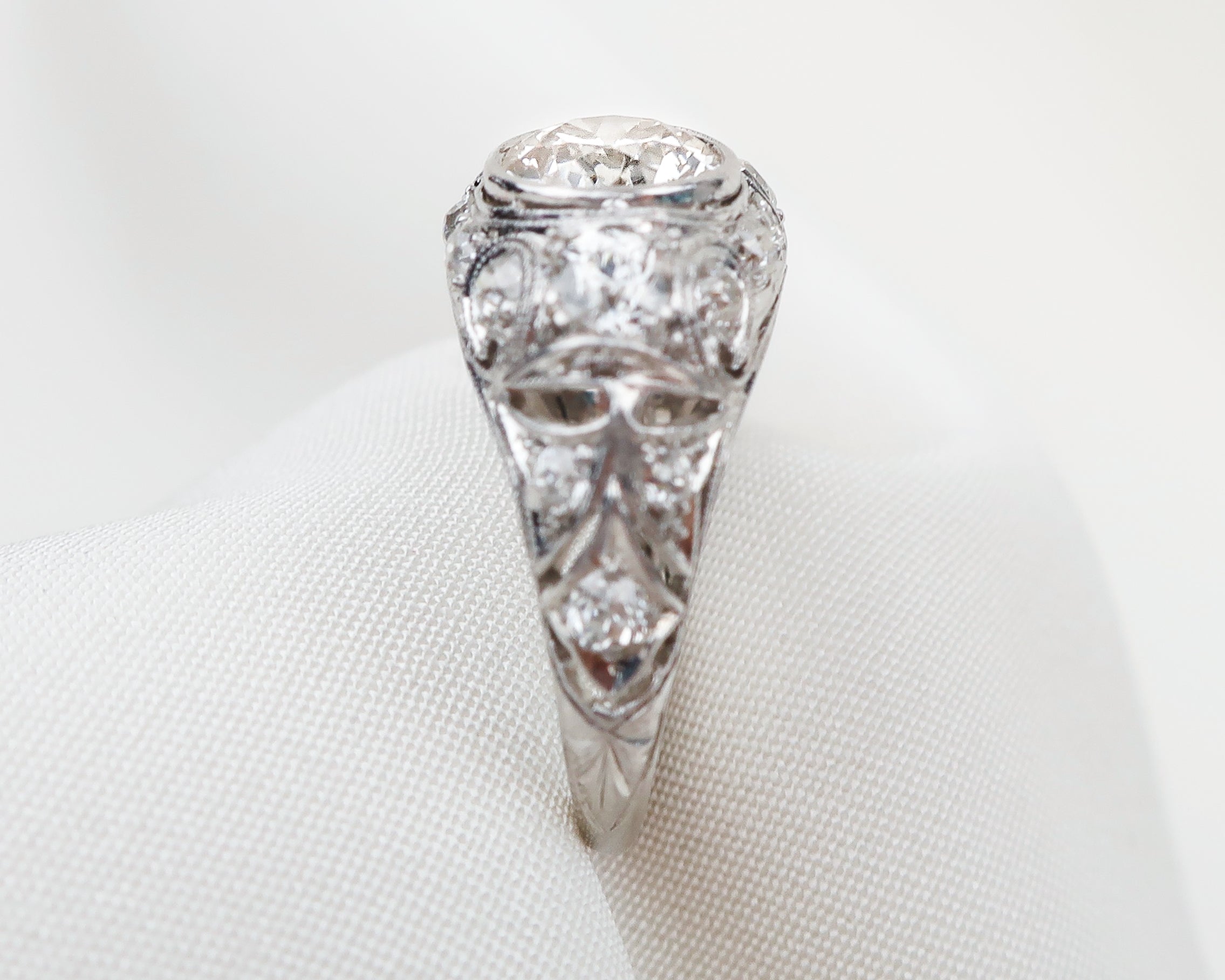 Art Deco Double-Diamond Filigree Ring