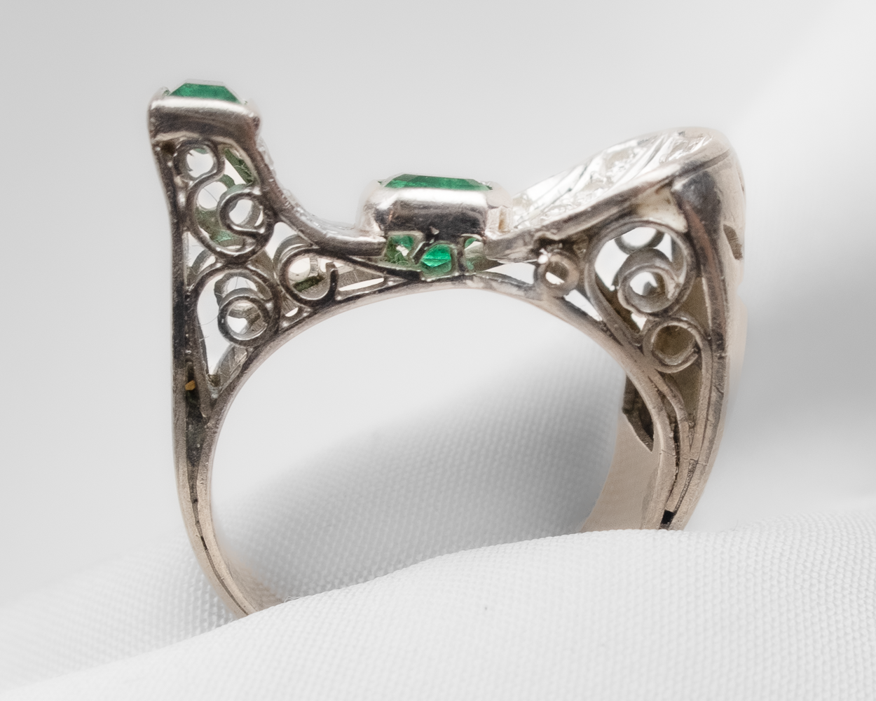 Retro Diamond and Emerald Platinum Ring