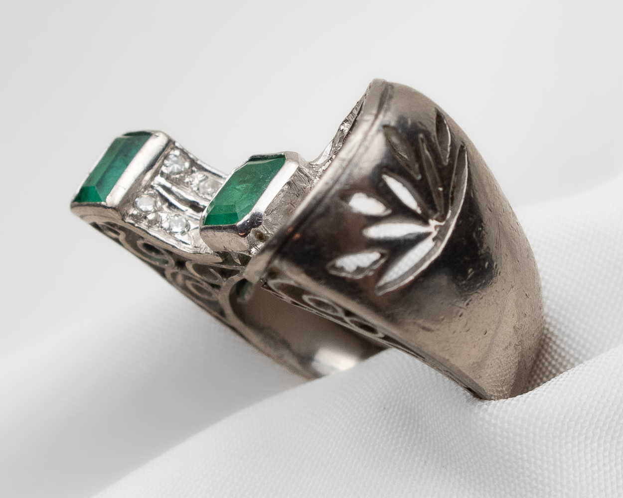 Retro Diamond and Emerald Platinum Ring