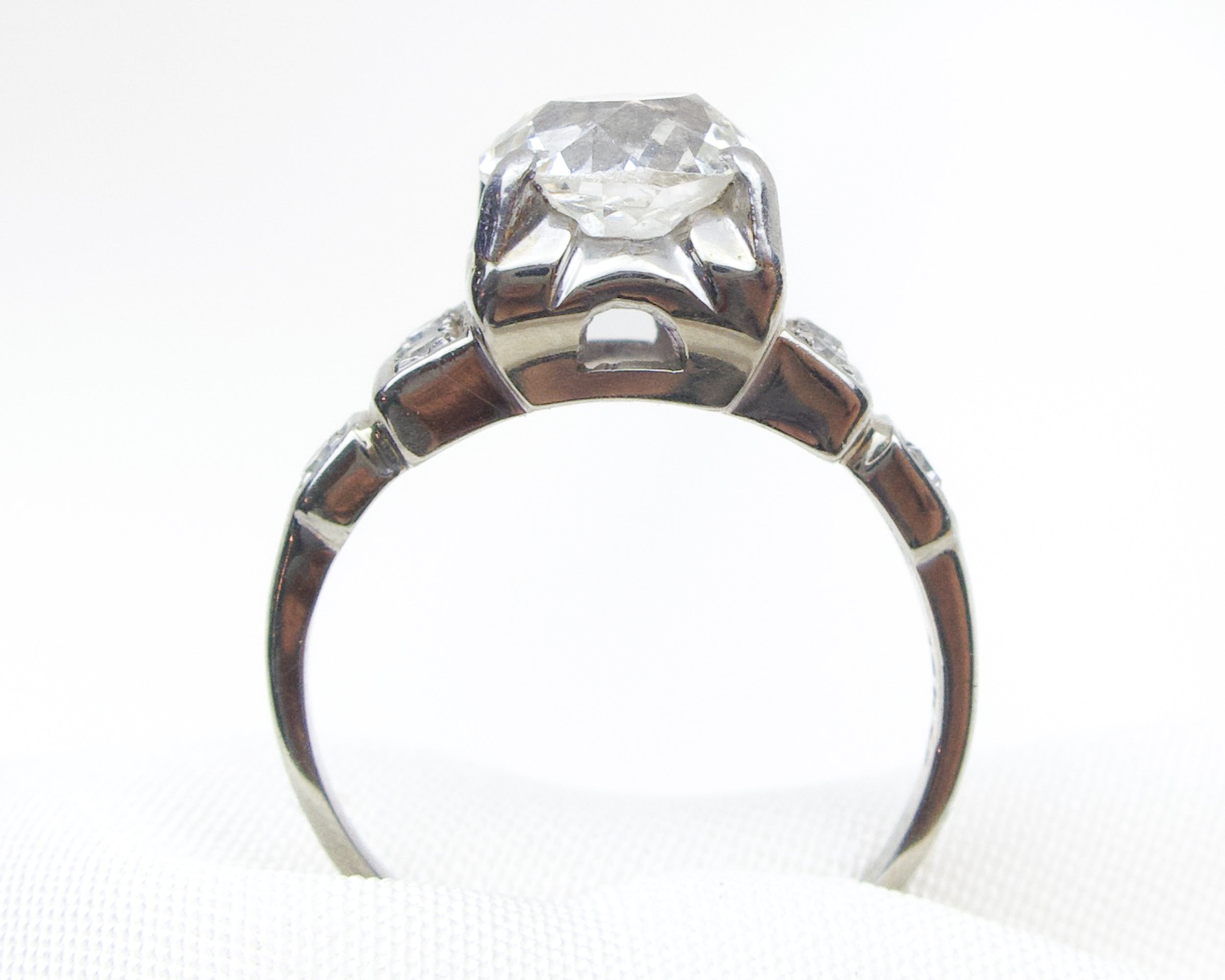 Art Deco 1.52-Carat Diamond Engagement Ring