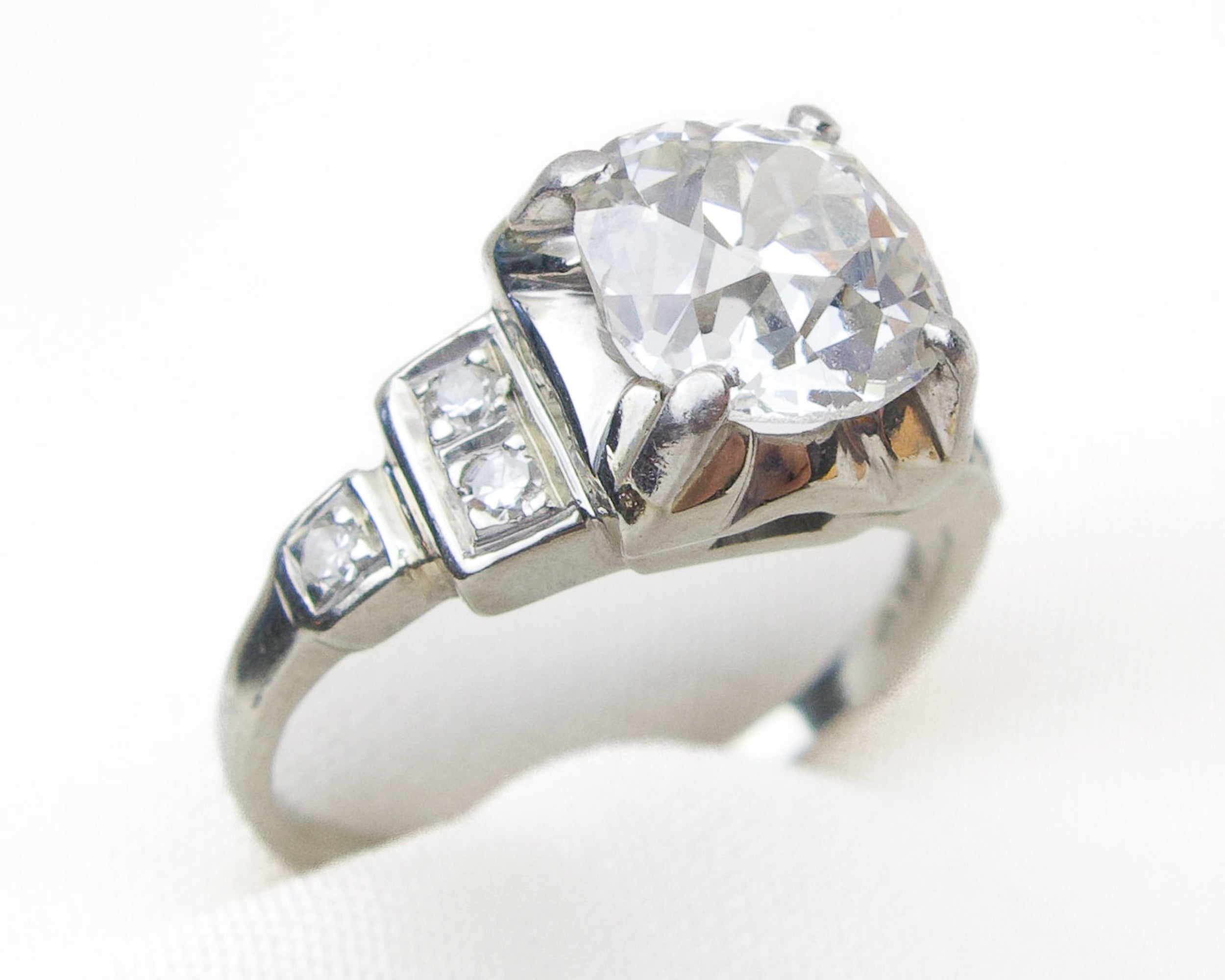 Art Deco 1.52-Carat Diamond Engagement Ring