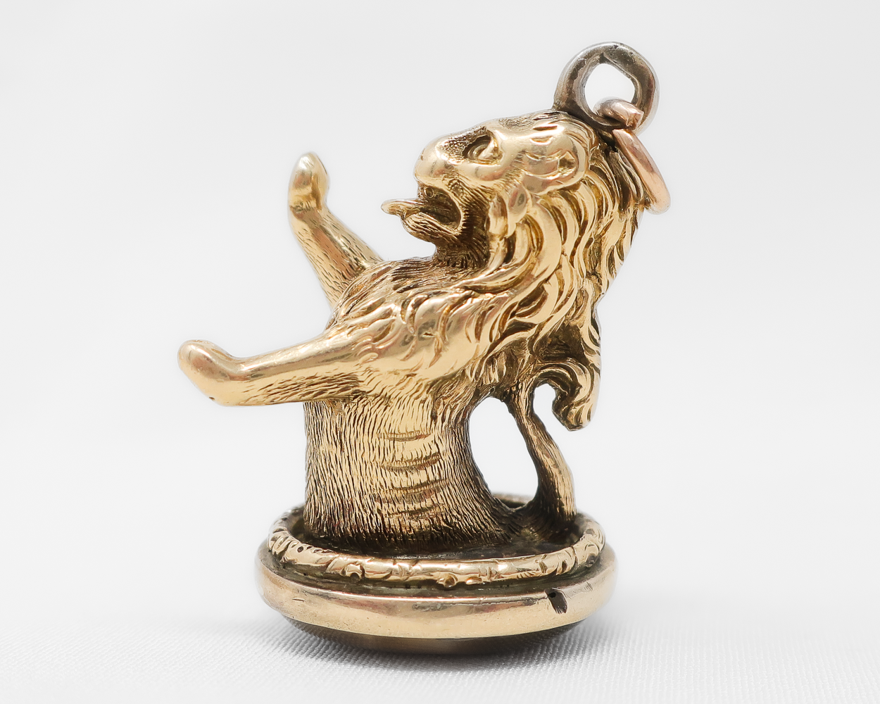 Retro-Era Tiger's Eye Lion Pendant