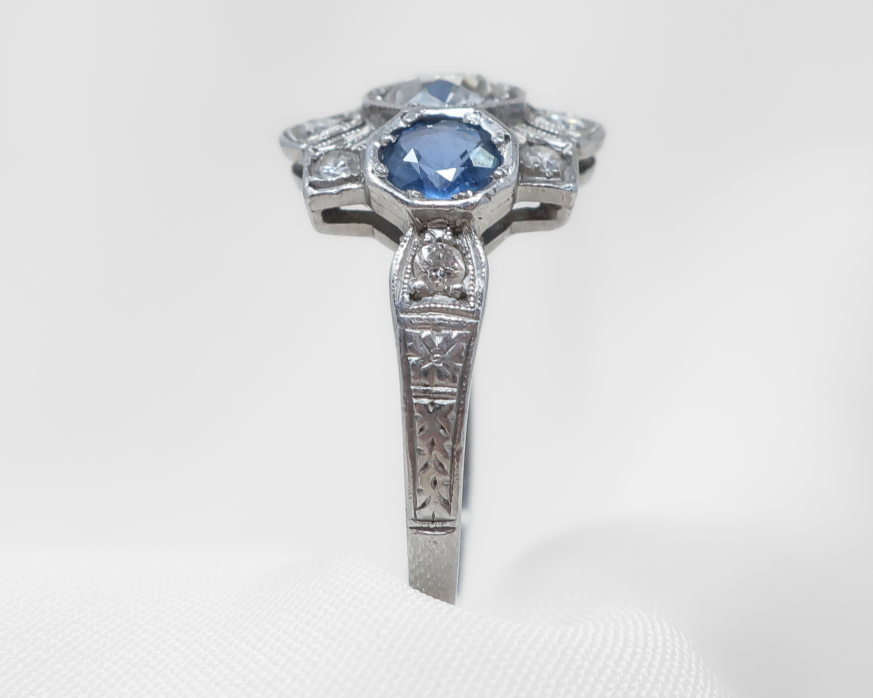 Art Deco Sapphire & Diamond Ring