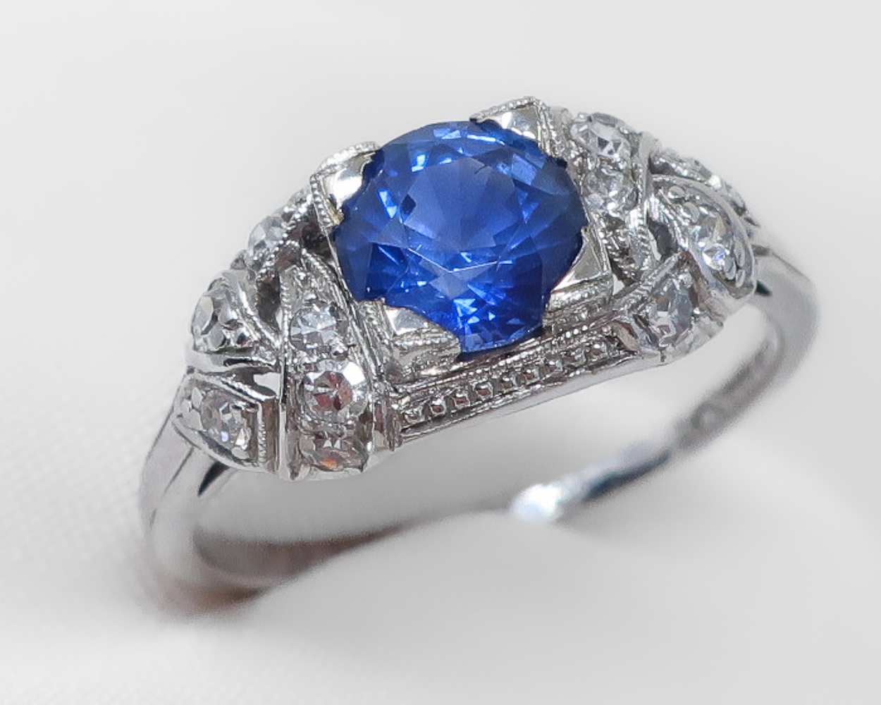 Art Deco Sapphire & Diamond Ring