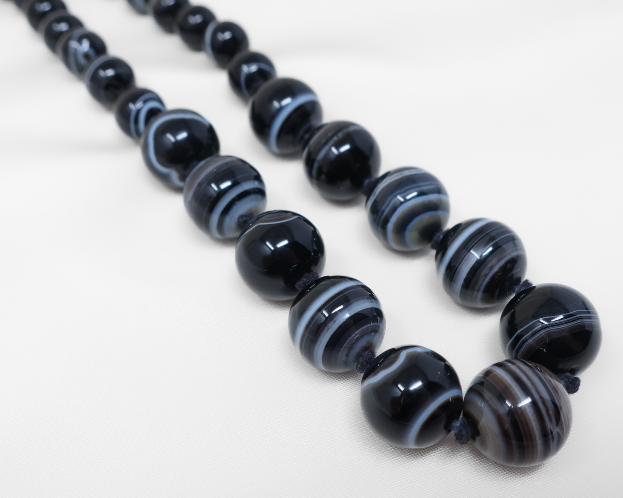 Victorian Graduated Banded Agate Necklace