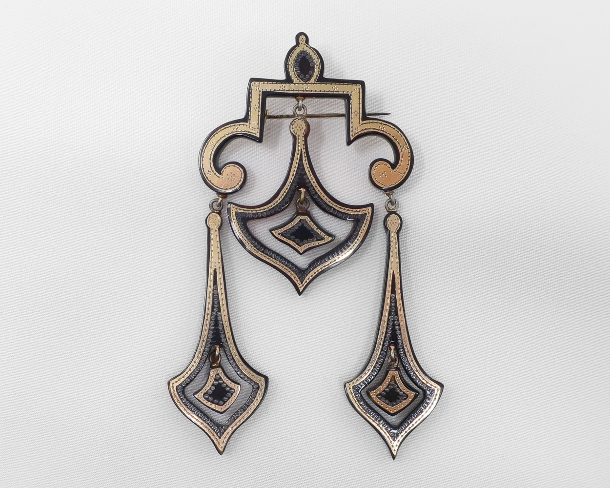 Victorian Pique Mourning Brooch