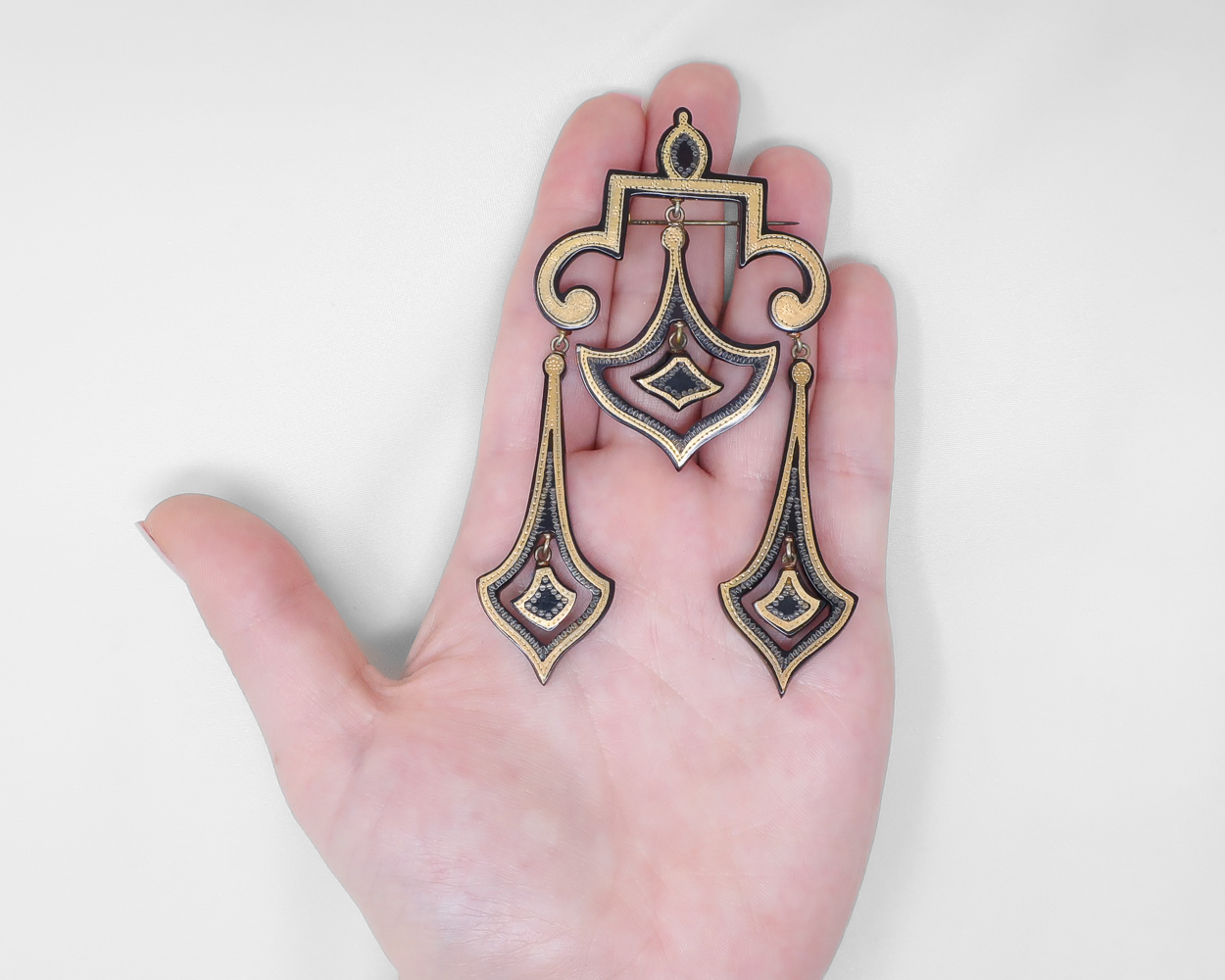 Victorian Pique Mourning Brooch