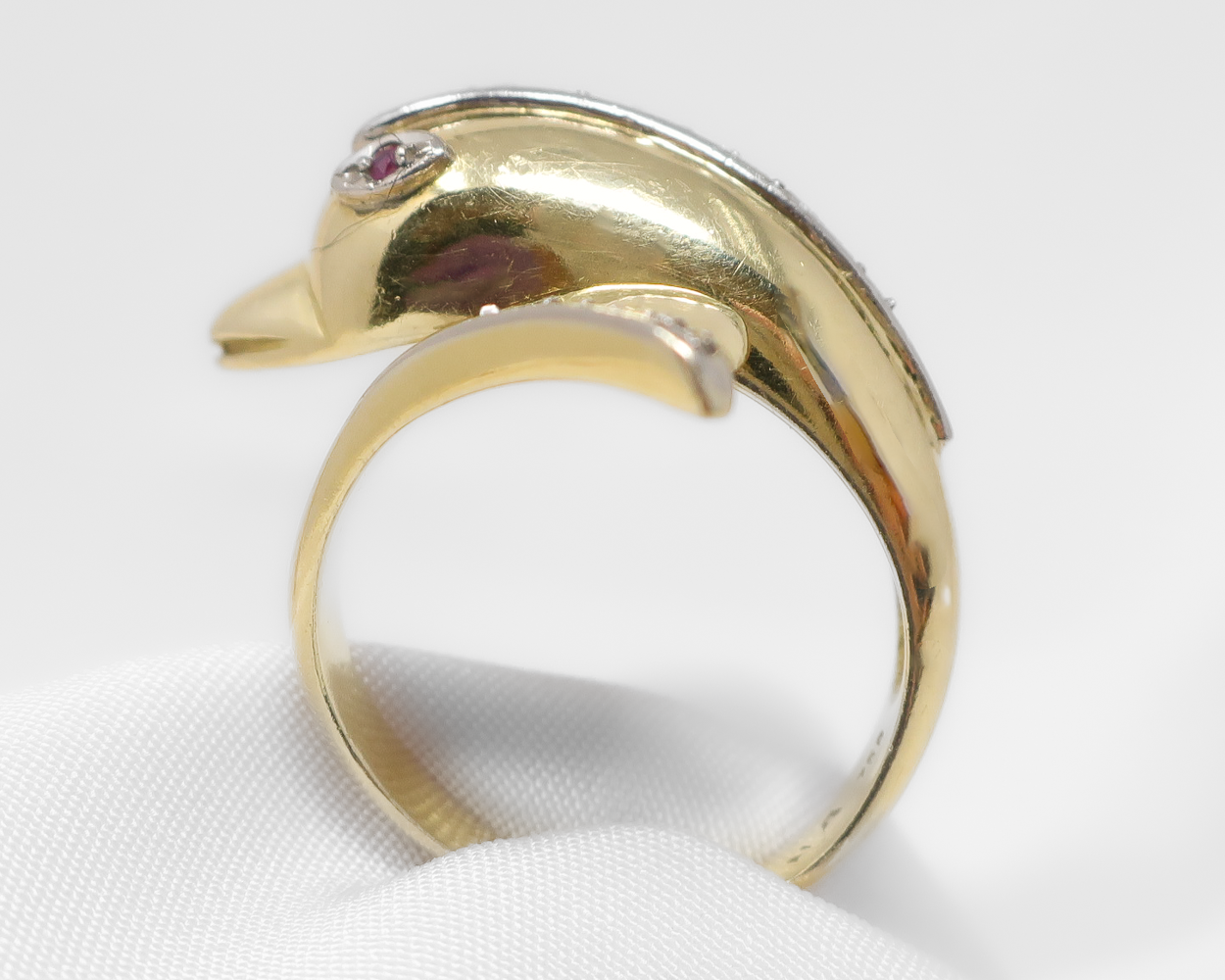 1970s Dolphin Ring