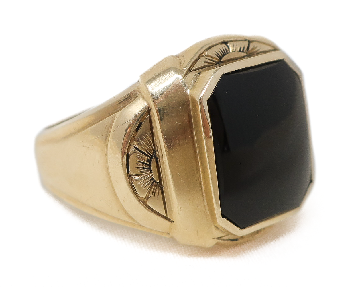 Retro Onyx Ring