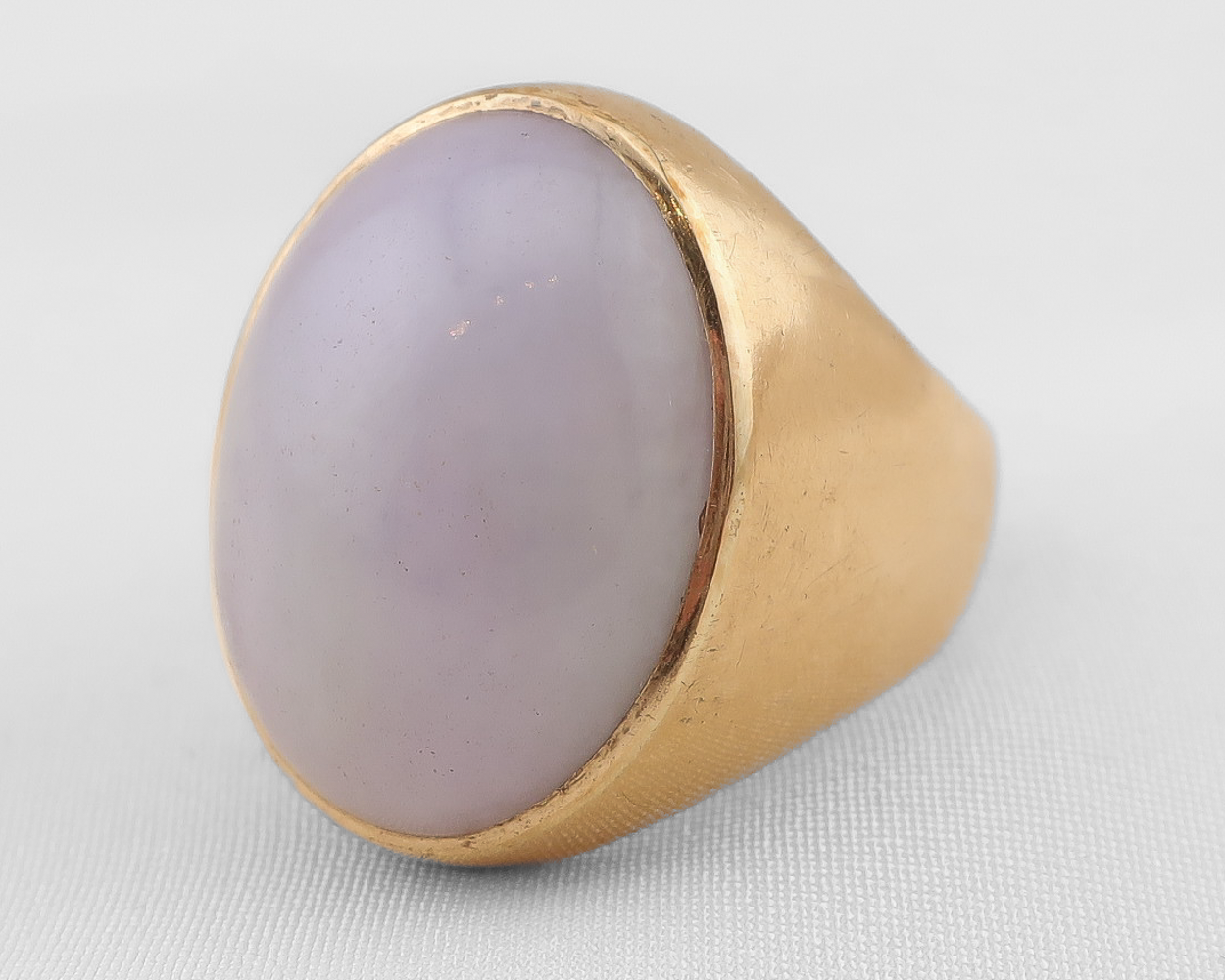 Late-Midcentury Lavender Jade Cabochon Ring