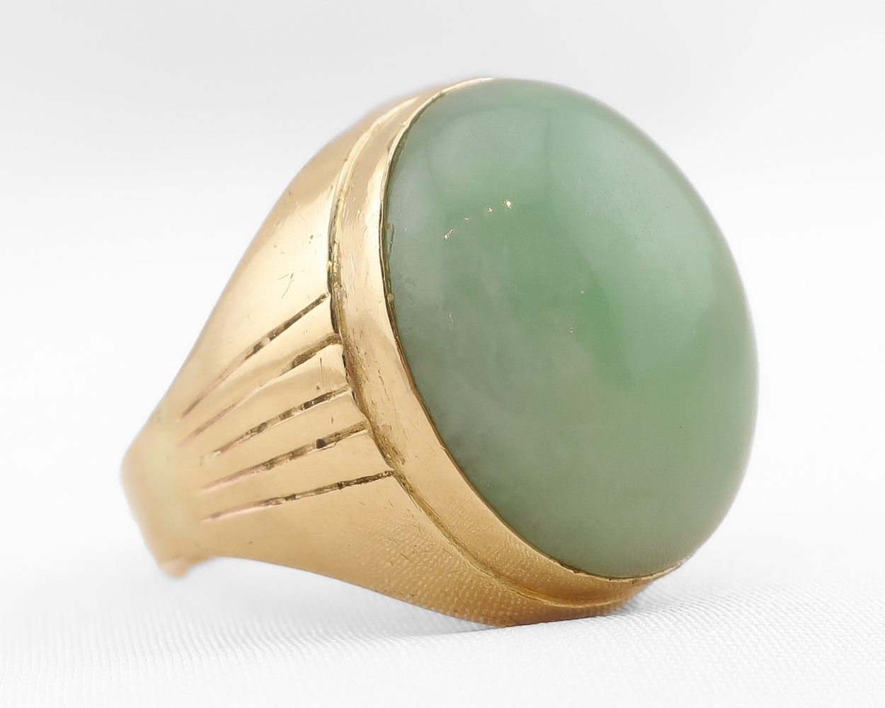 Vintage Jade Cabochon Ring