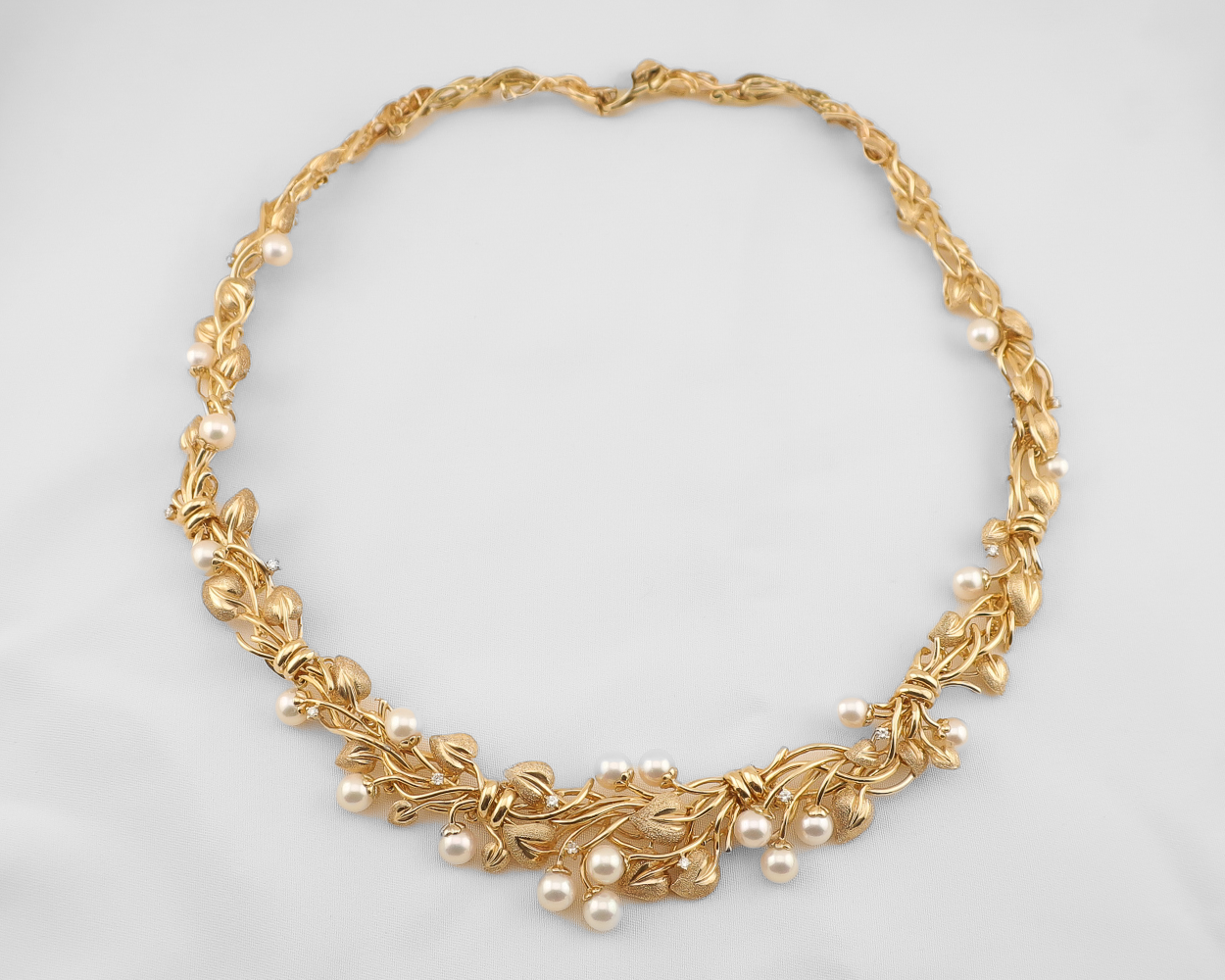 1970s Akoya Pearl, Diamond & Gold Necklace