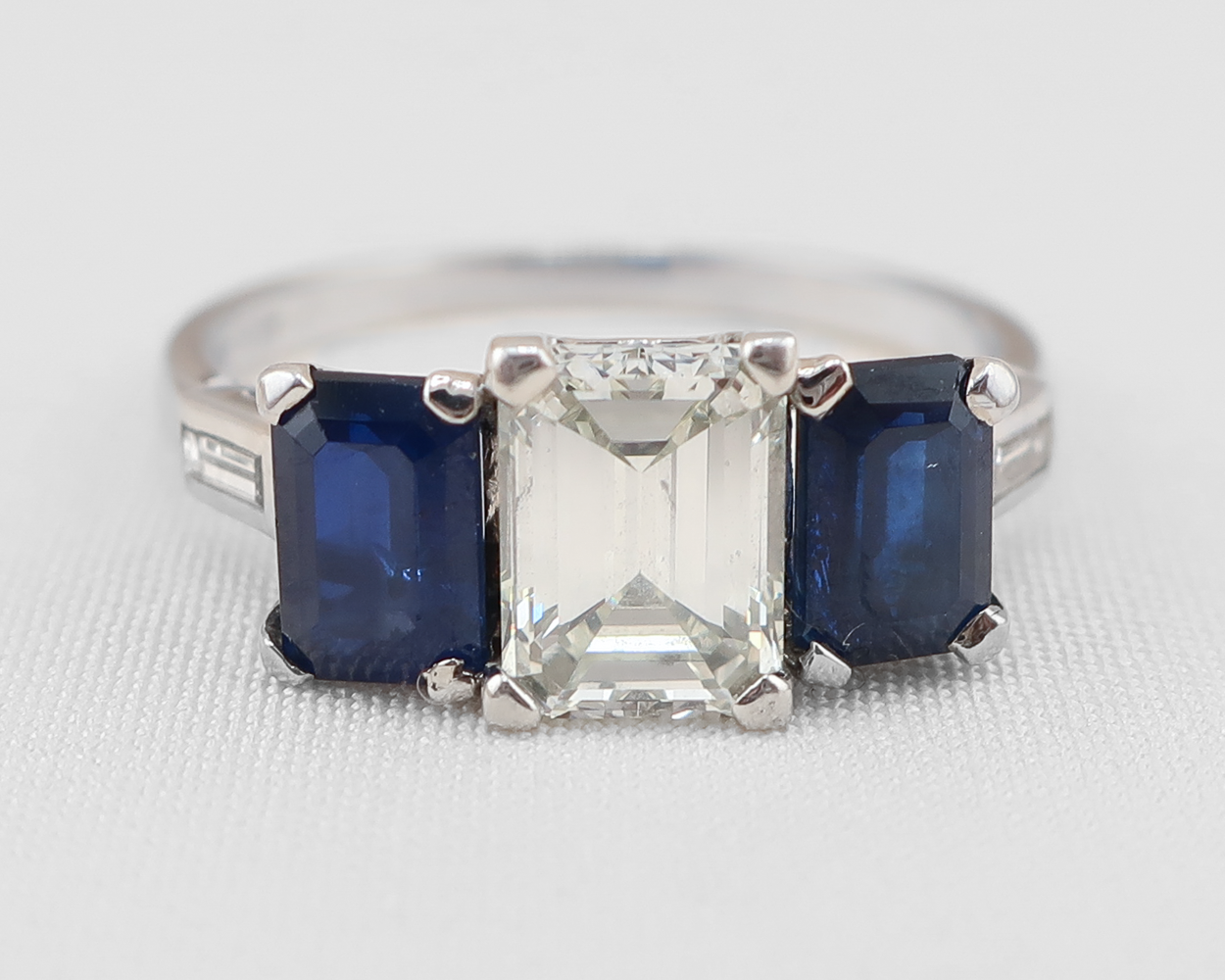 Art Deco 1.11-Carat Diamond & Sapphire Ring