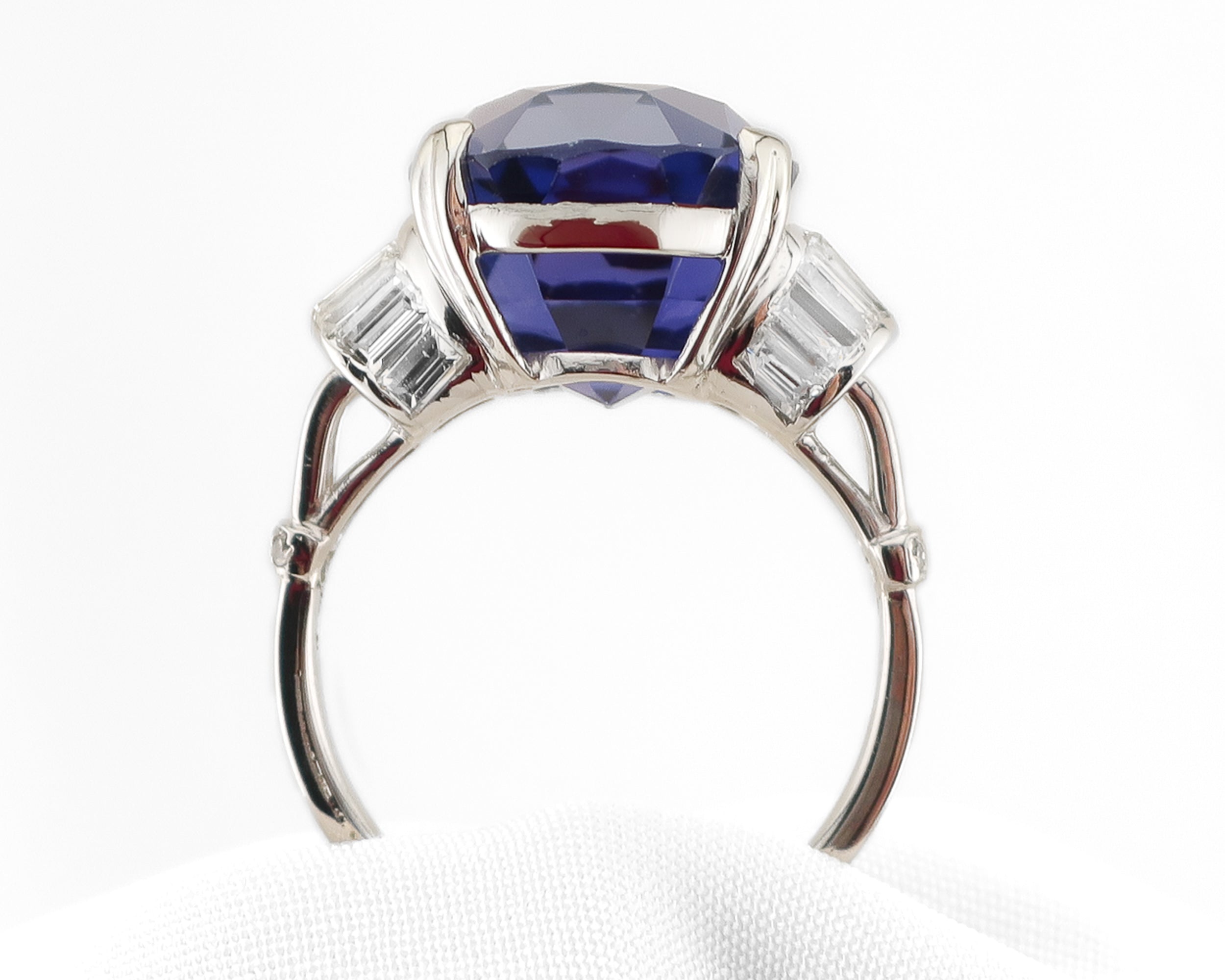 Midcentury 15.14 Carat Color-Change Sapphire & Diamond Ring