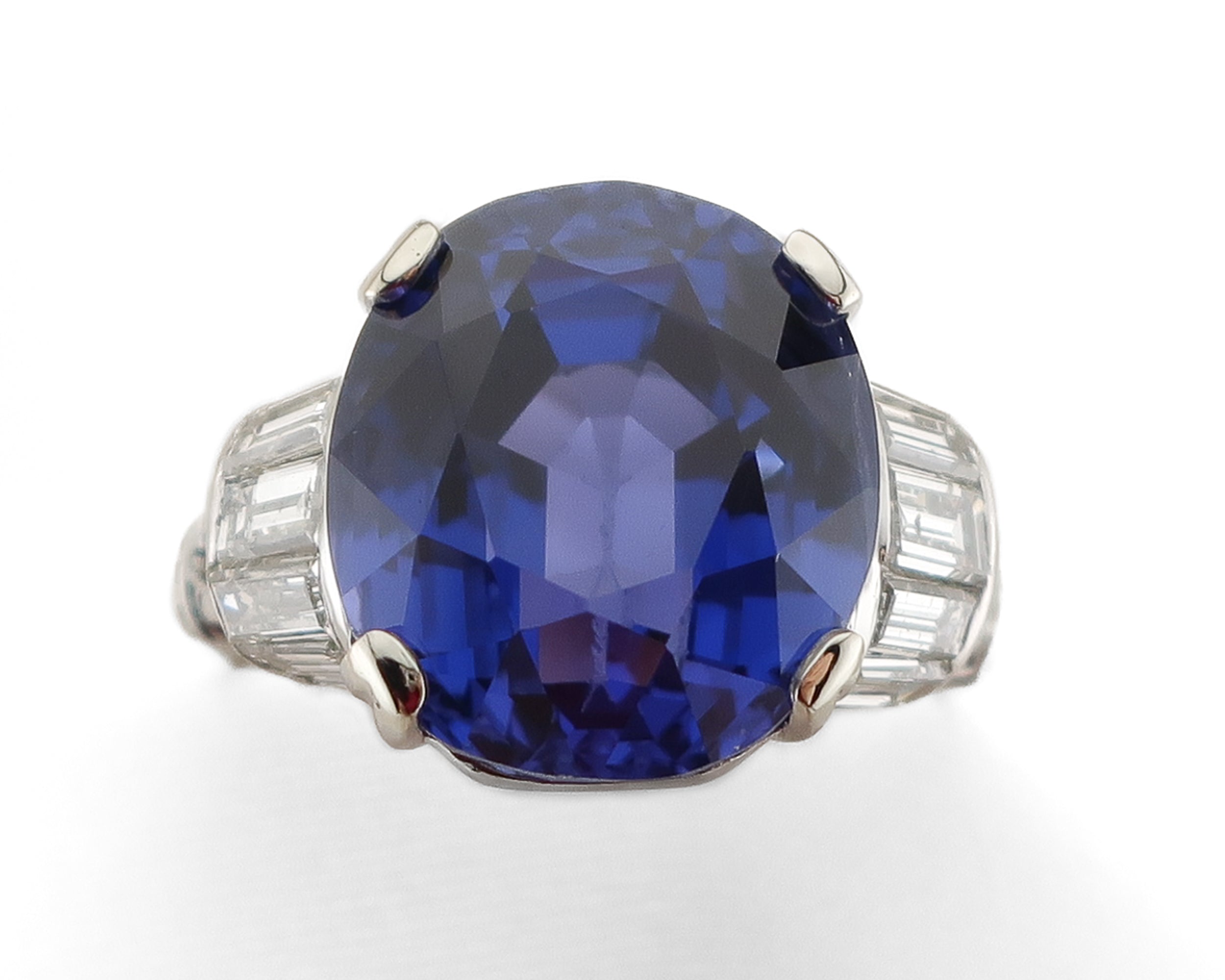 Midcentury 15.14 Carat Color-Change Sapphire & Diamond Ring