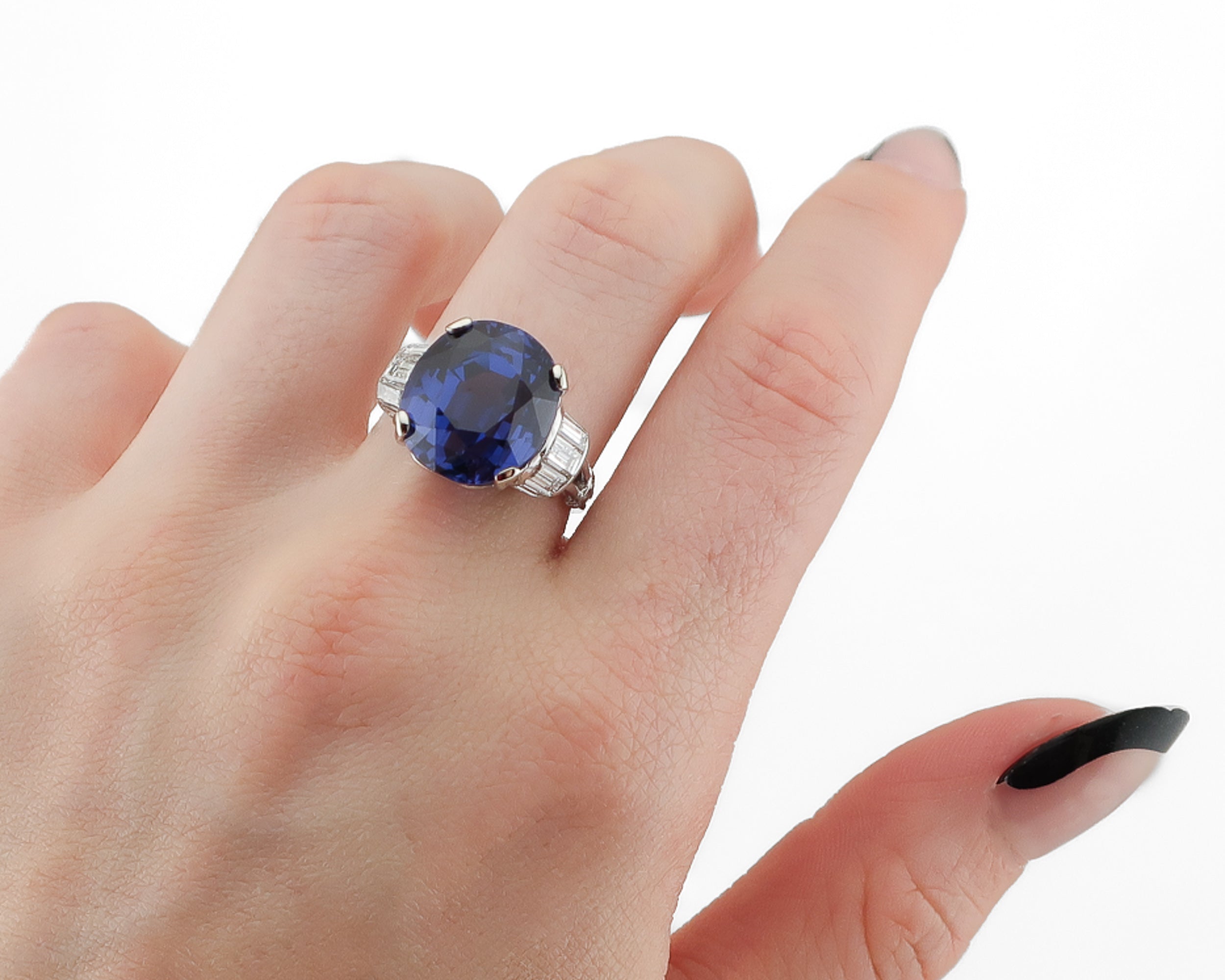 Midcentury 15.14 Carat Color-Change Sapphire & Diamond Ring