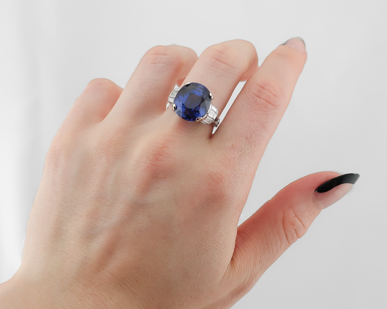 Midcentury 15.14-Carat Sapphire Ring