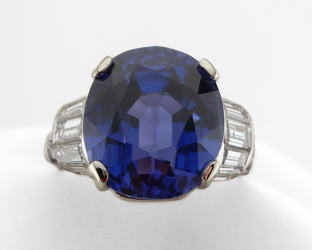 Midcentury 15.14-Carat Sapphire Ring