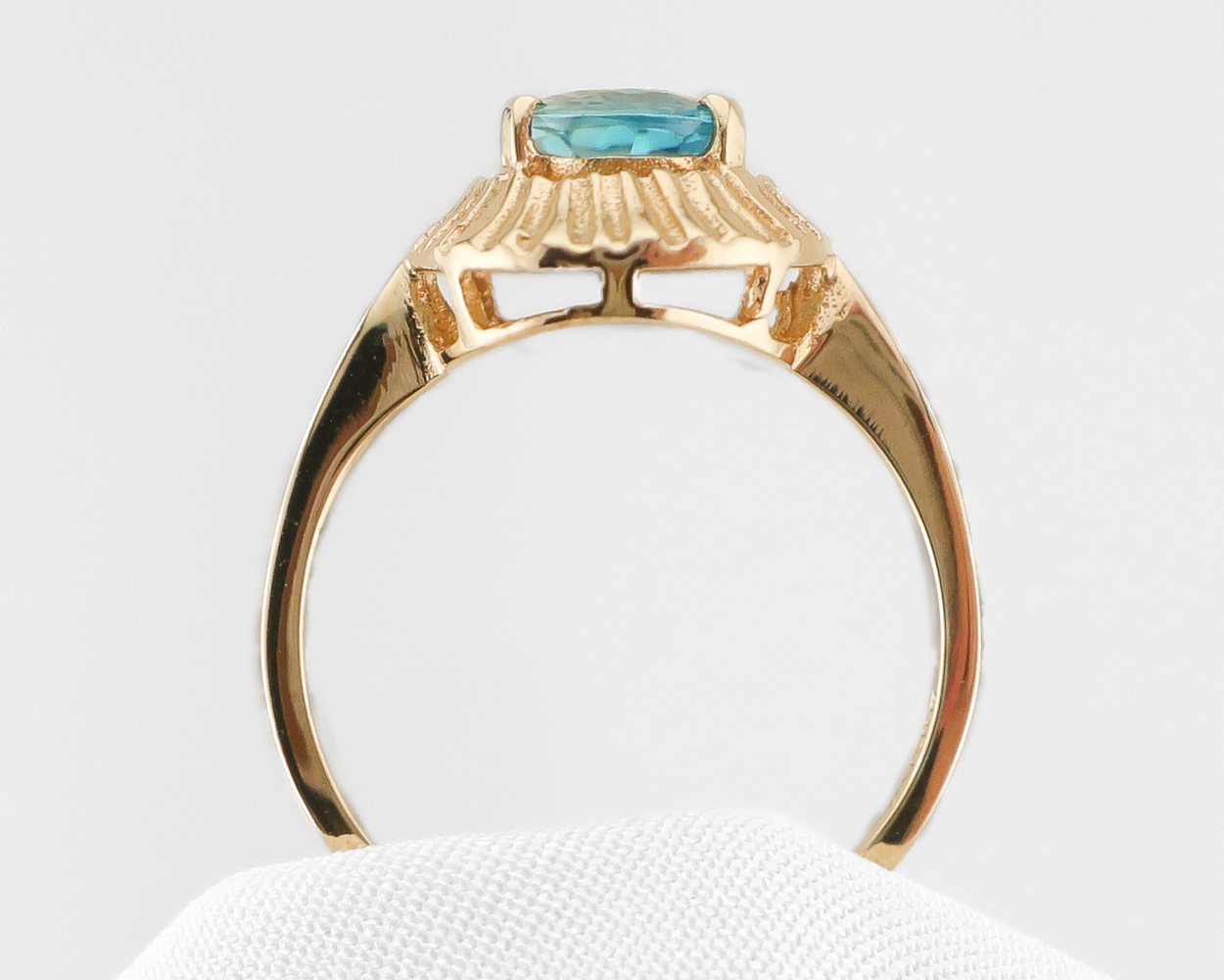 1970s Blue Zircon Ring