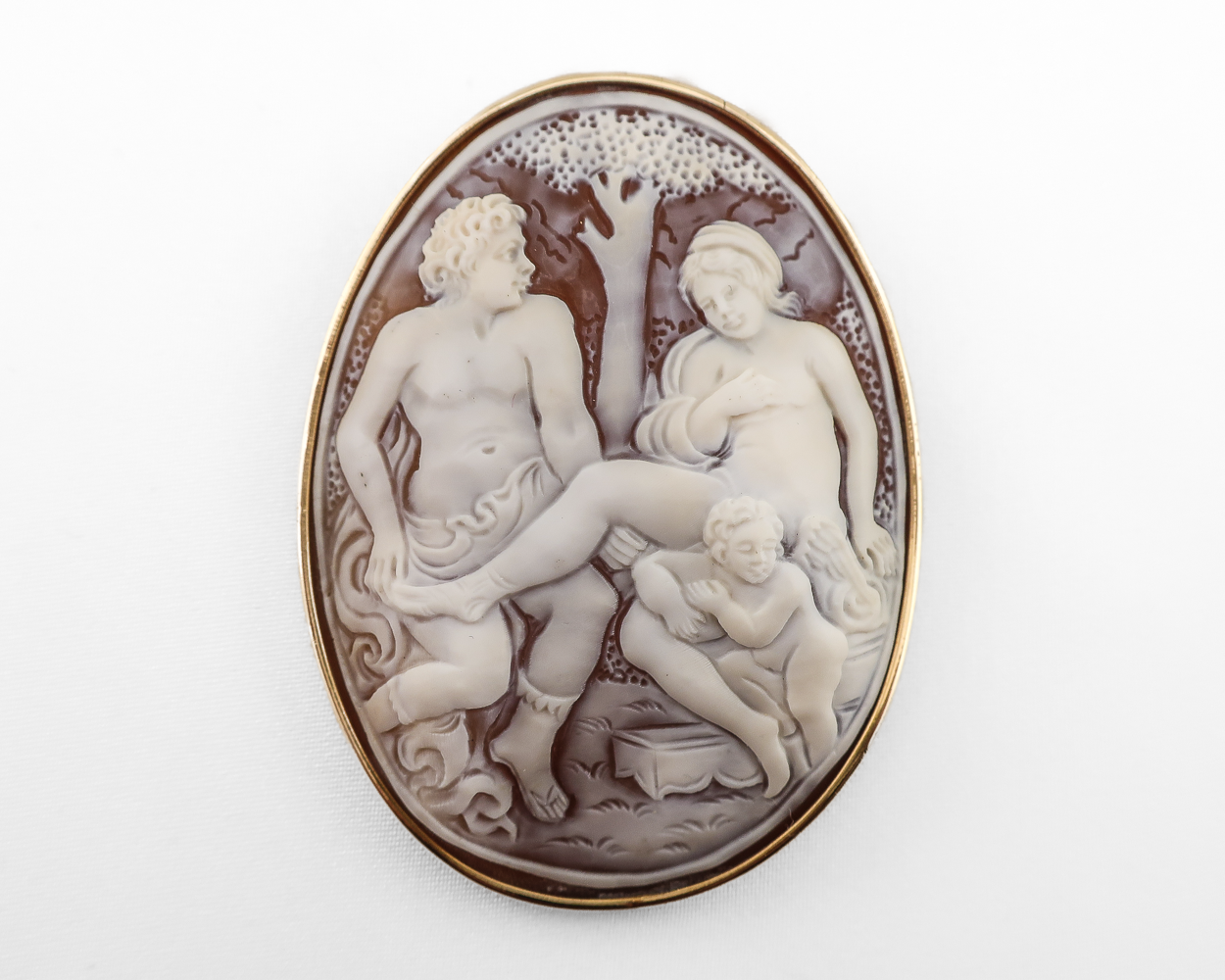 Victorian Pastoral Cameo Brooch/Pendant