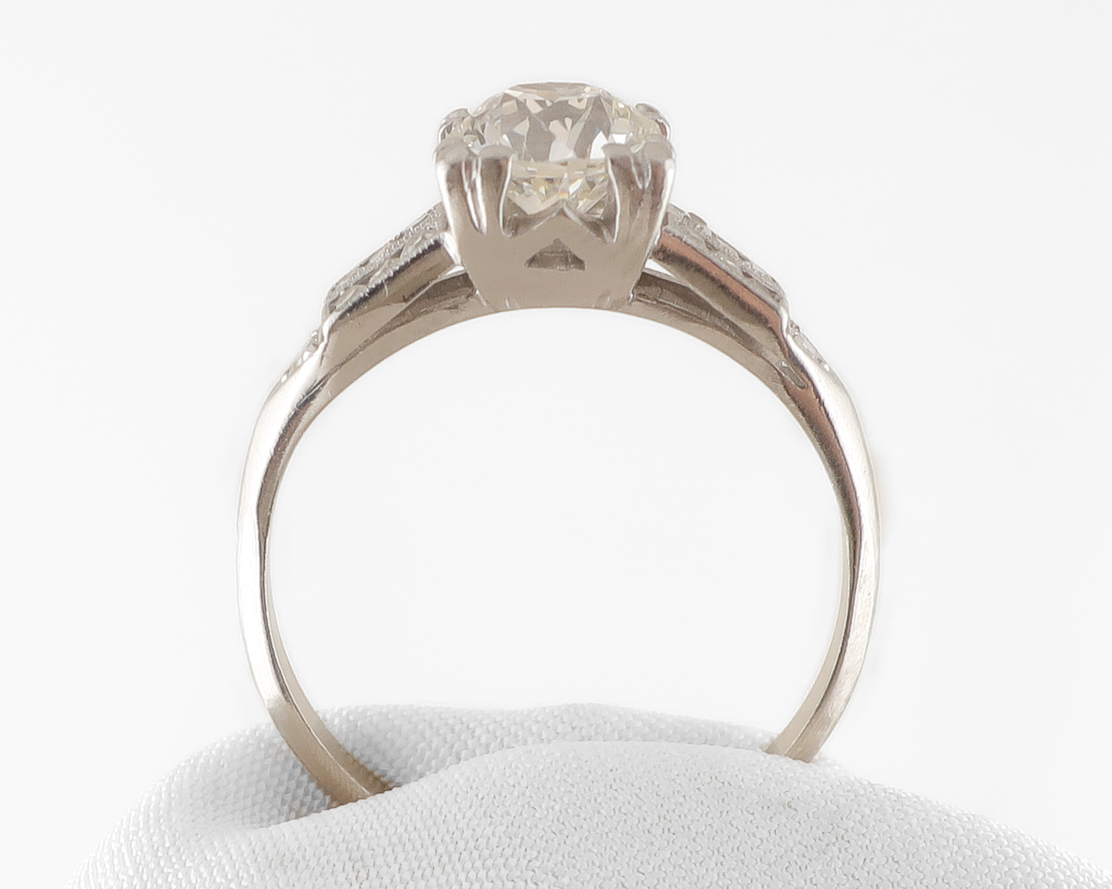1930s Platinum Diamond Ring