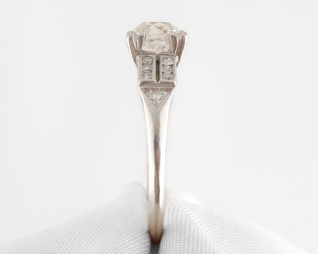 1930s Platinum Diamond Ring