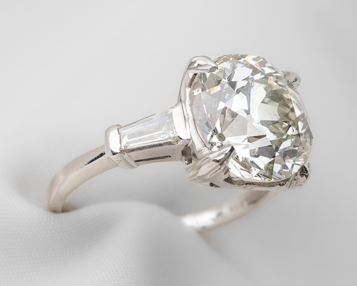 Art Deco 5.82-Carat Diamond Ring