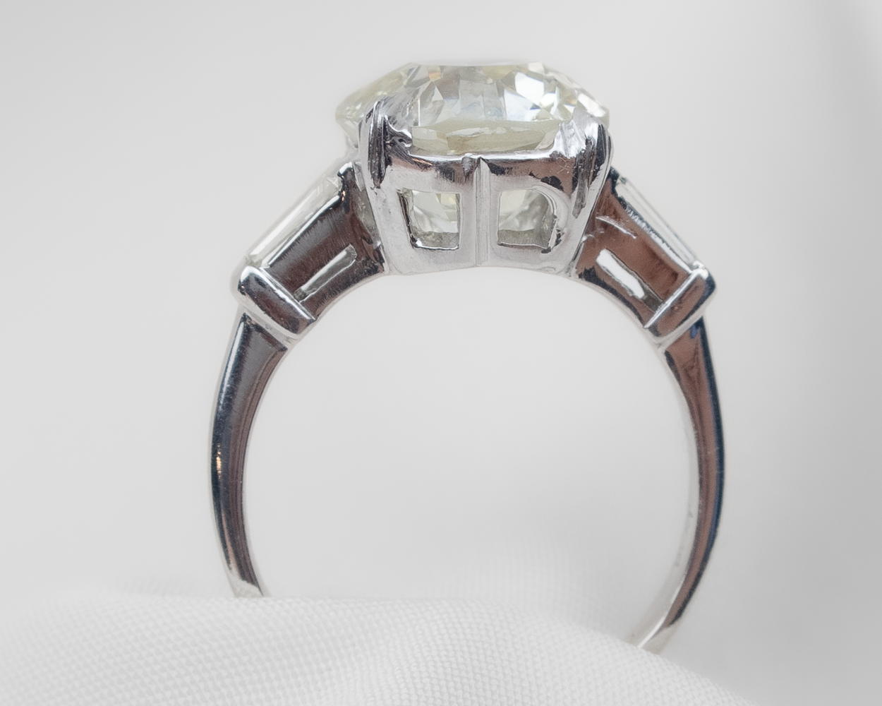 Art Deco 5.82-Carat Diamond Ring