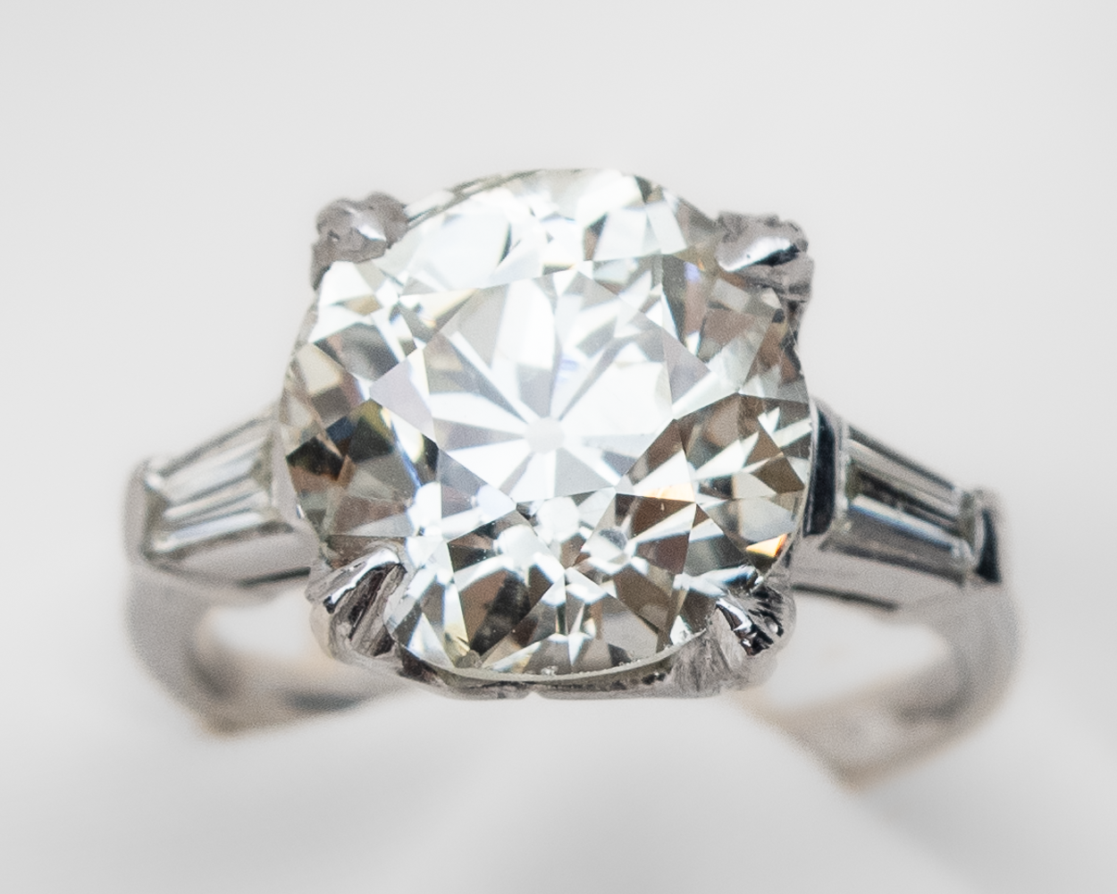 Art Deco 5.82-Carat Diamond Ring